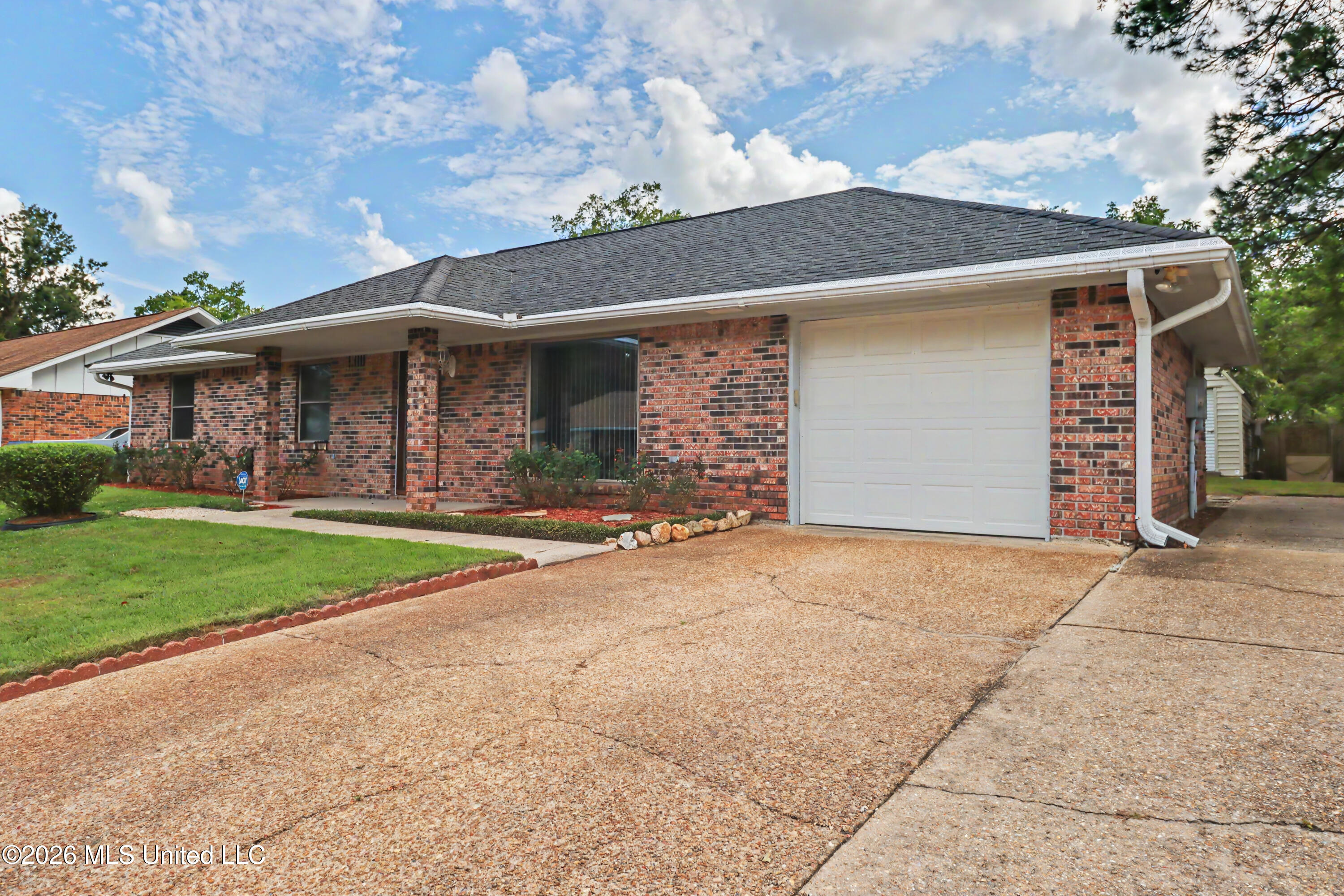 6604 Amherst Drive Property Photo 3