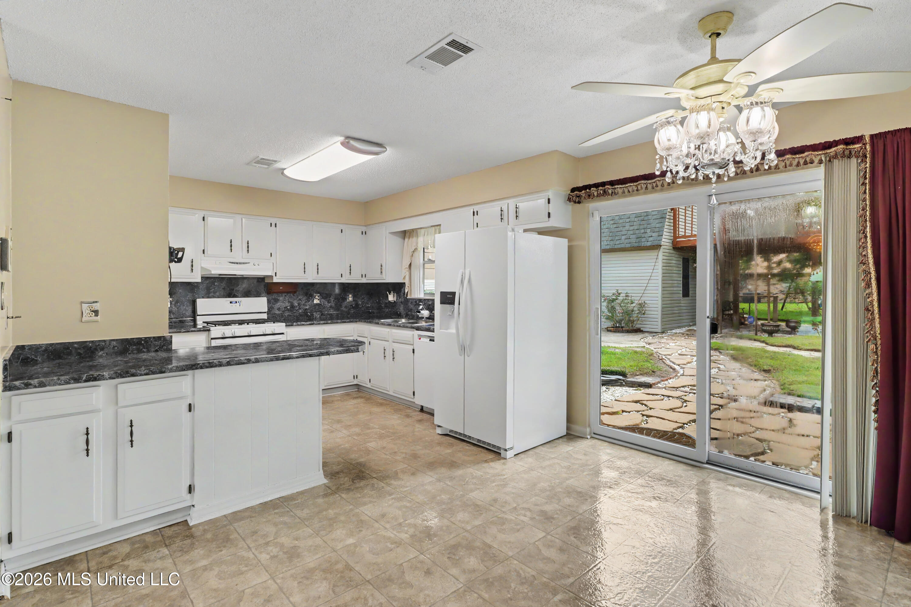 6604 Amherst Drive Property Photo 7