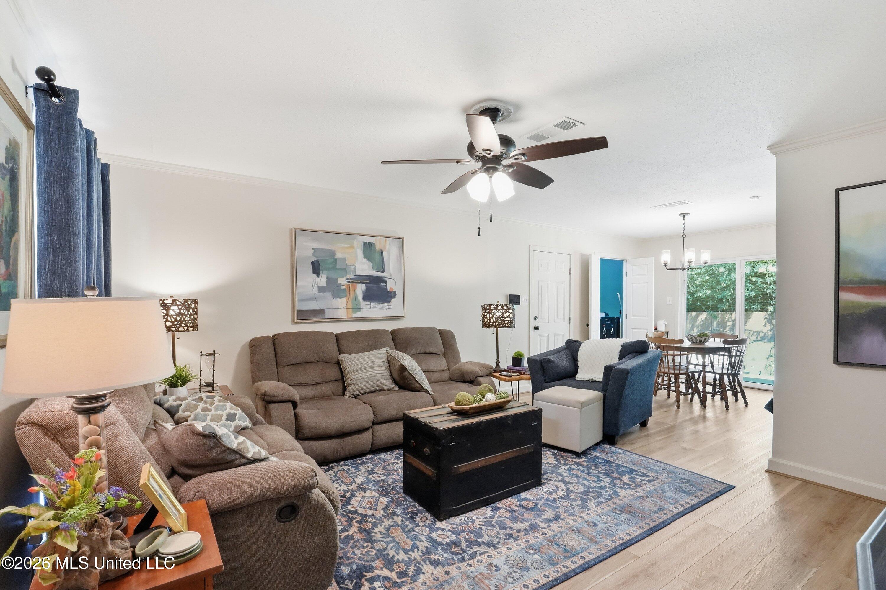 305 Rollingwood Avenue Property Photo 4