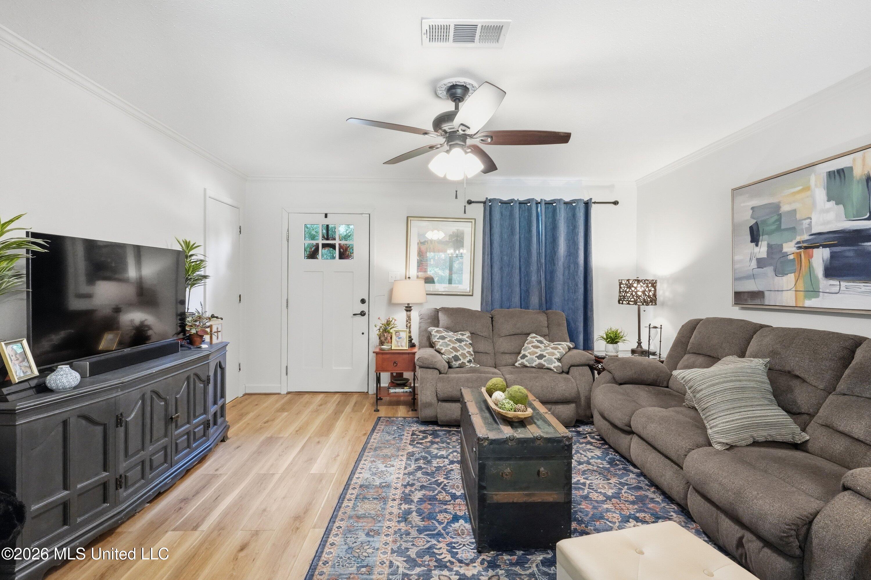 305 Rollingwood Avenue Property Photo 6