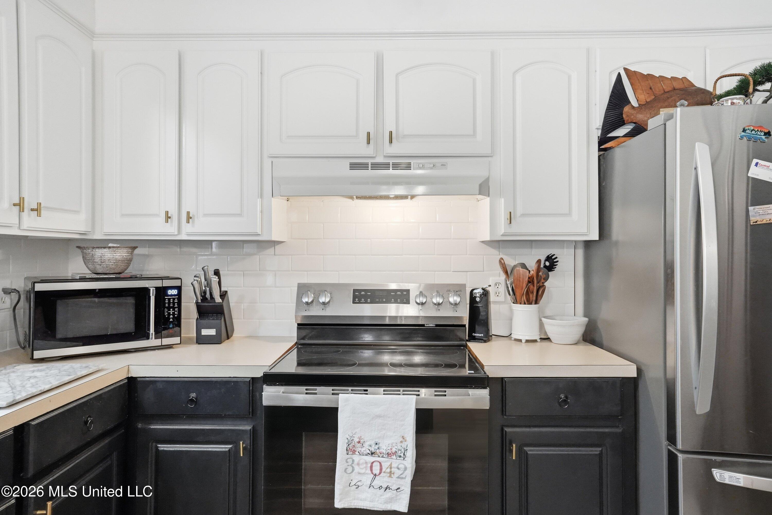 305 Rollingwood Avenue Property Photo 11