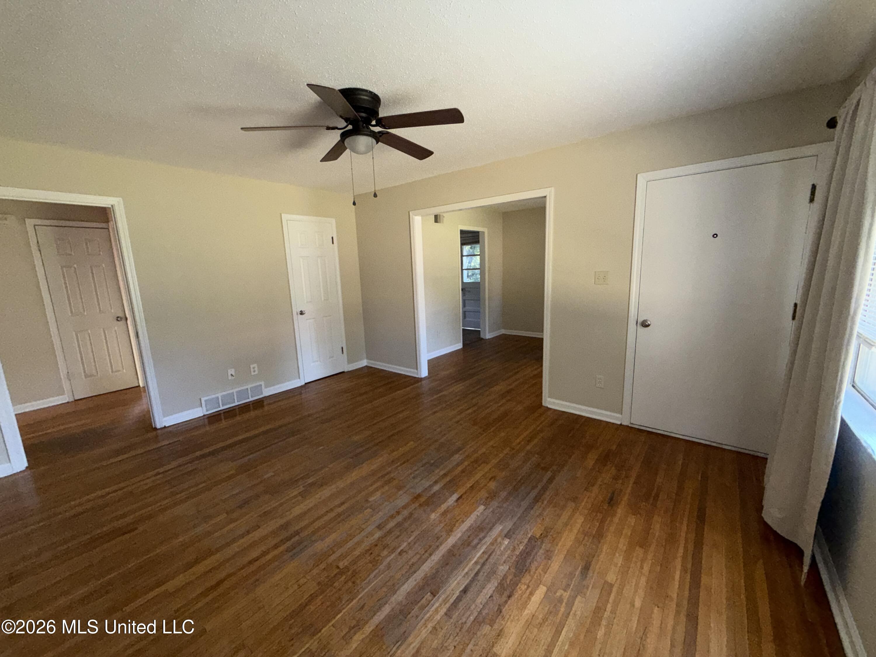 1455 Moss Point Drive Property Photo 2