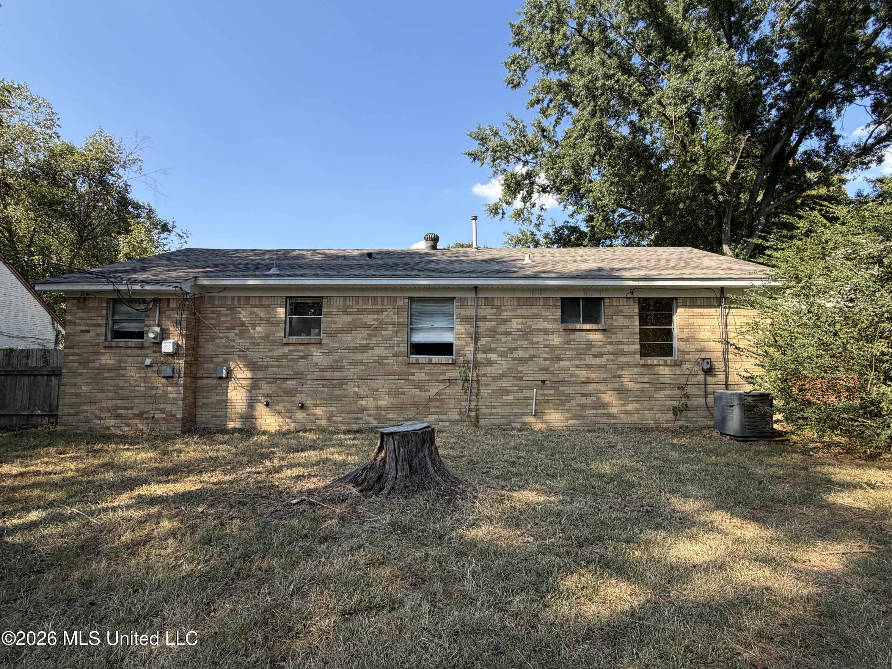 1455 Moss Point Drive Property Photo 5