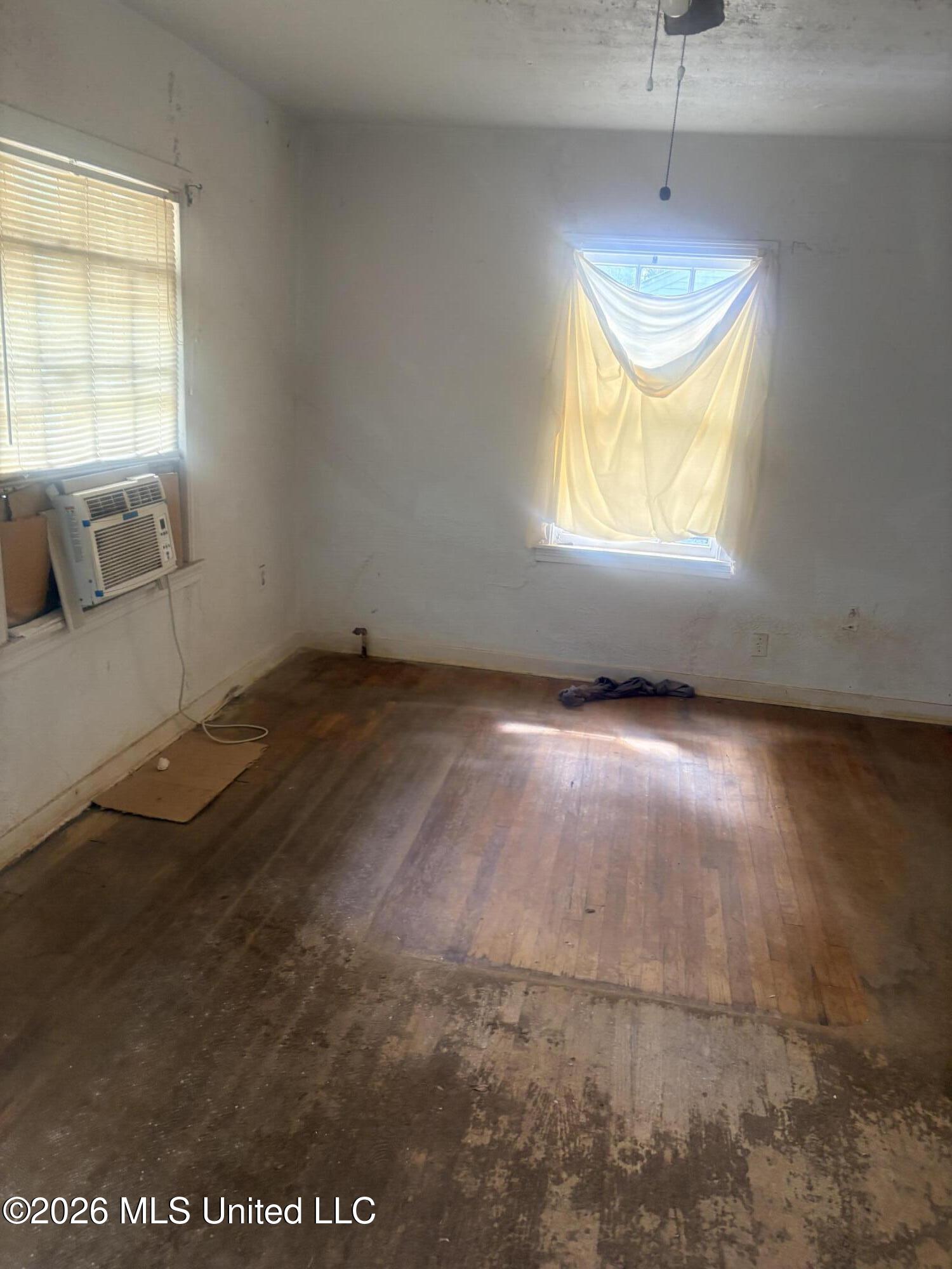 959 Combs Street Property Photo 2