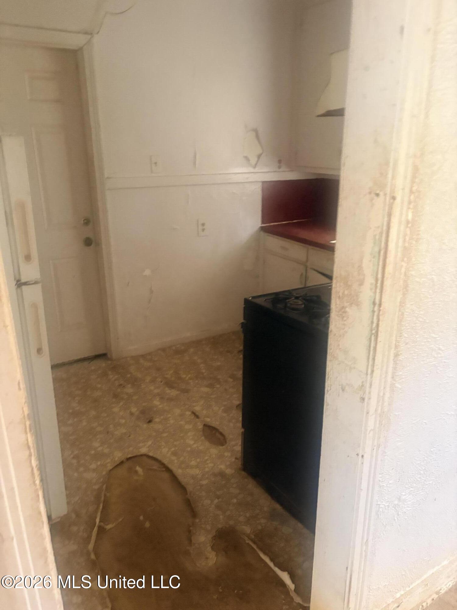 959 Combs Street Property Photo 3