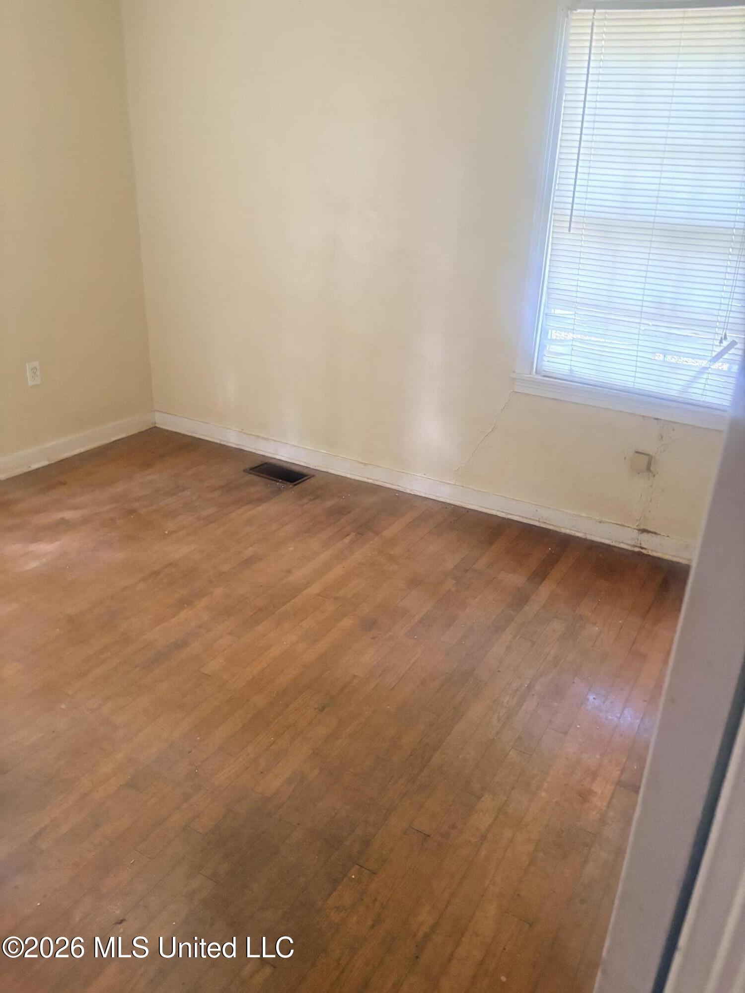959 Combs Street Property Photo 5