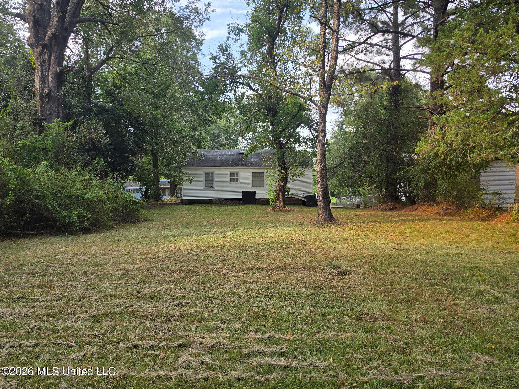 959 Combs Street Property Photo 5