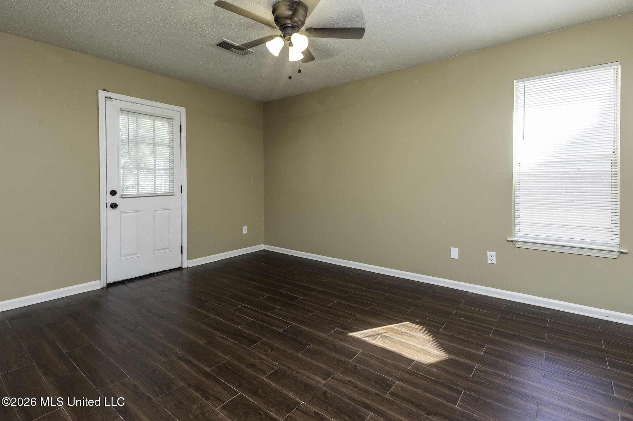 1554 Joy Boulevard Property Photo 8