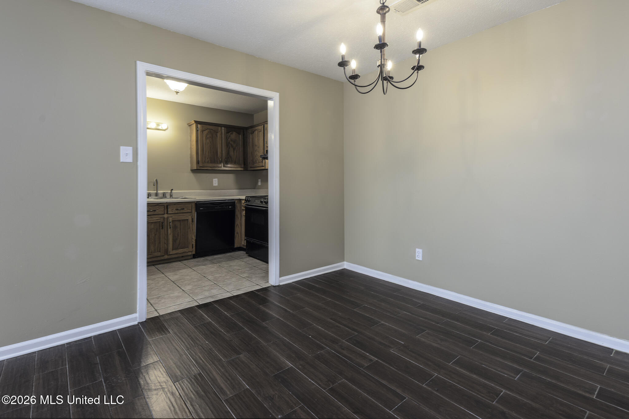 1554 Joy Boulevard Property Photo 11