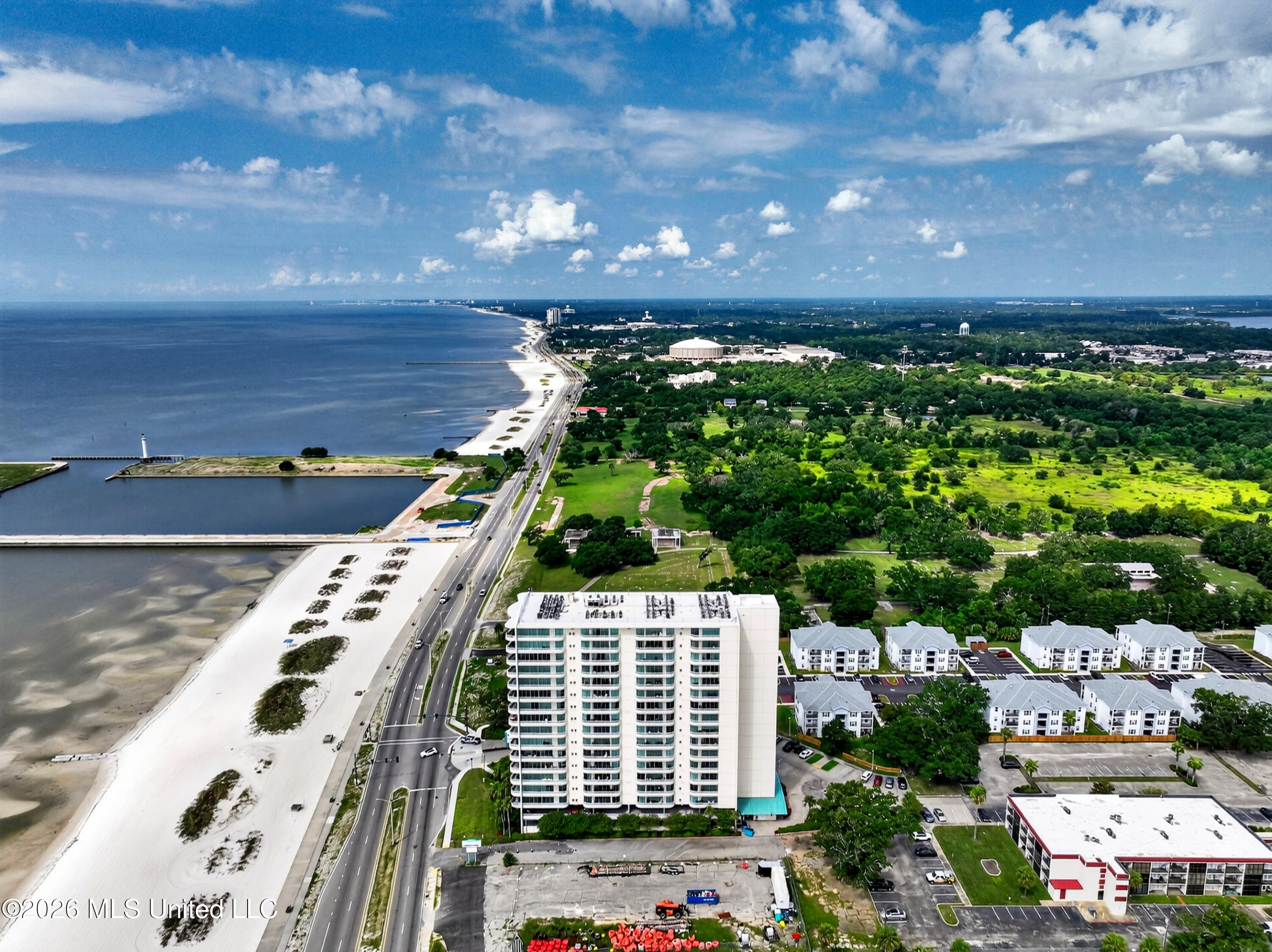 2060 Beach Boulevard Property Photo 3