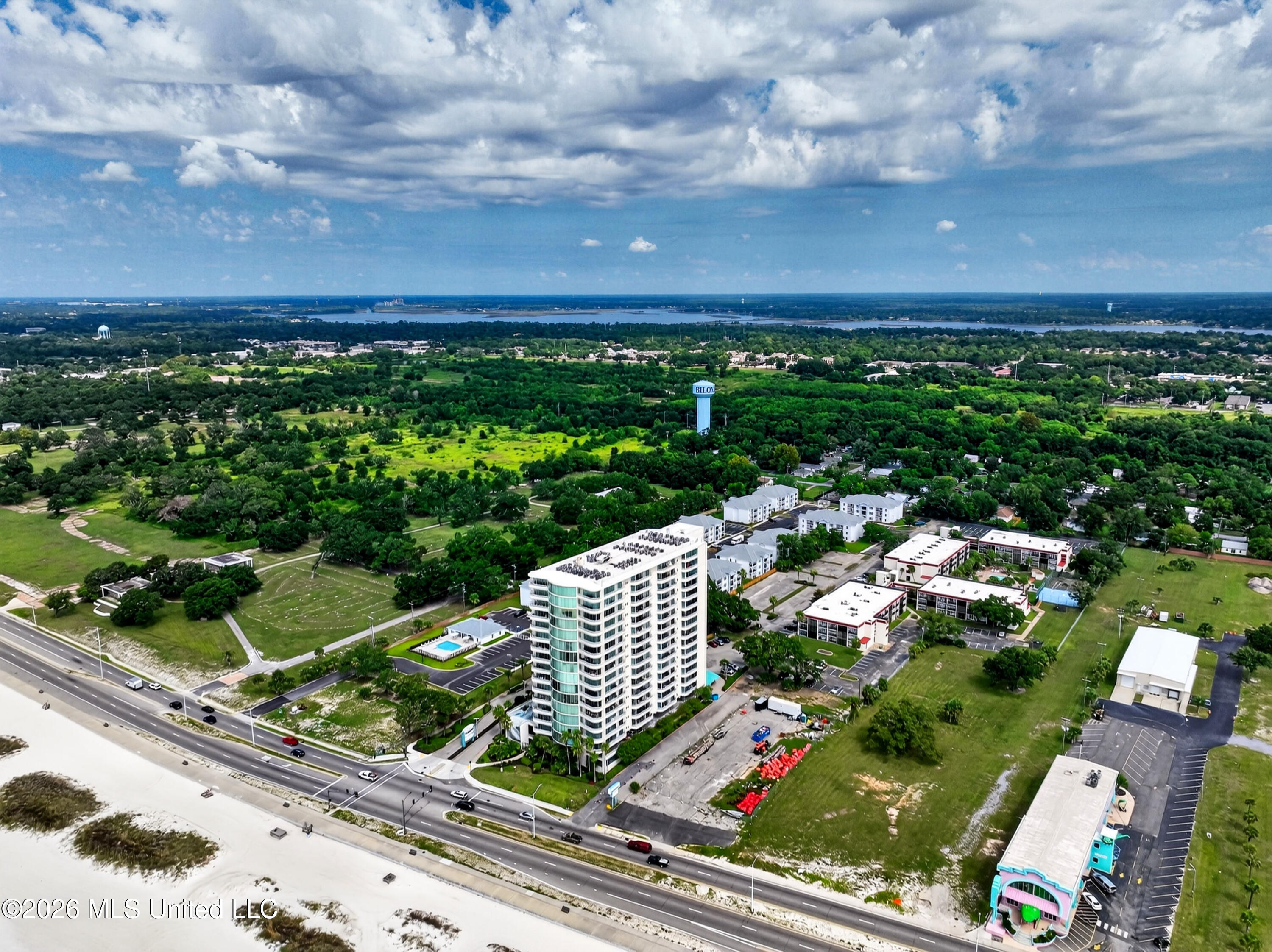 2060 Beach Boulevard Property Photo 4