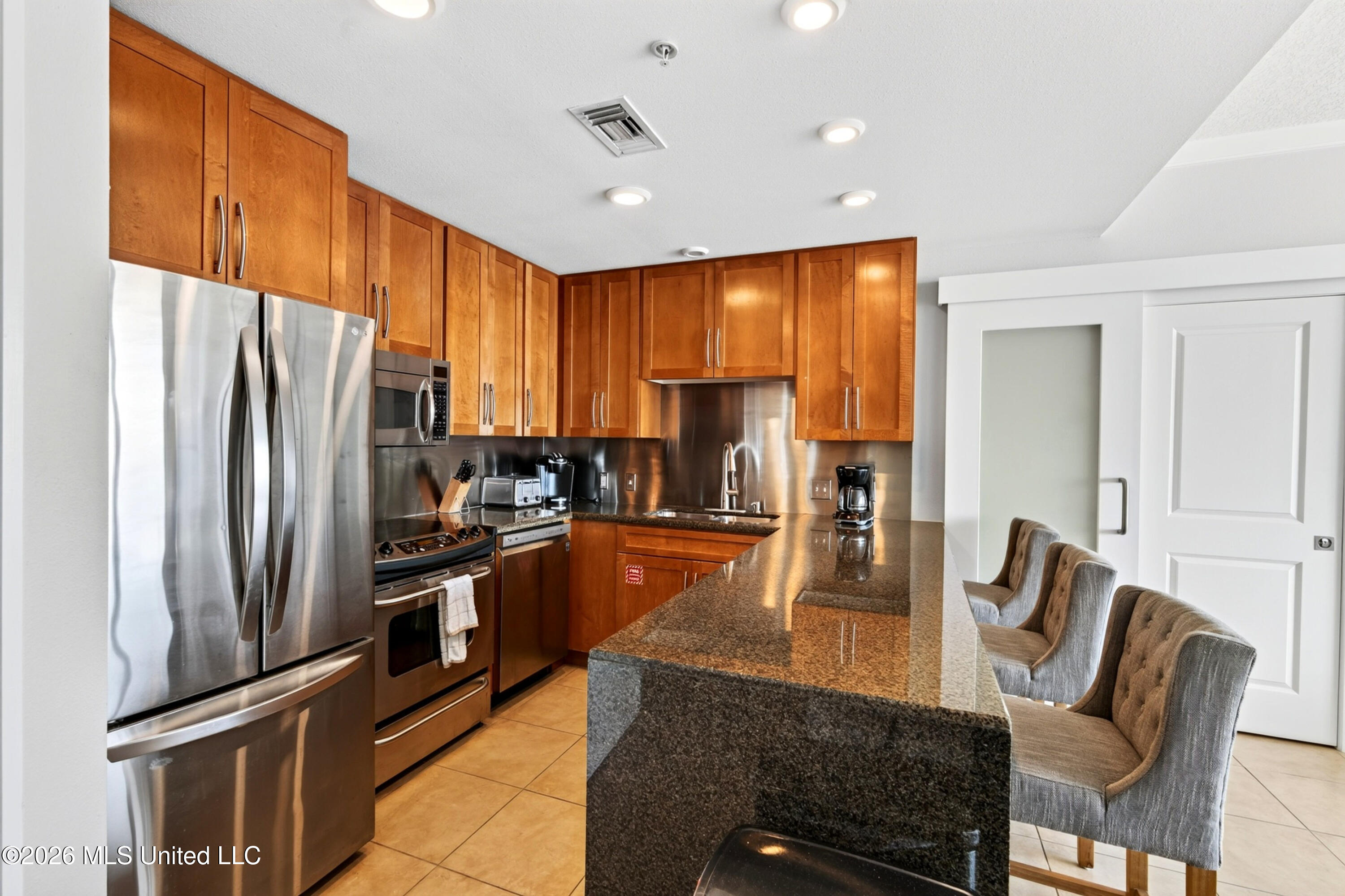 2060 Beach Boulevard Property Photo 8