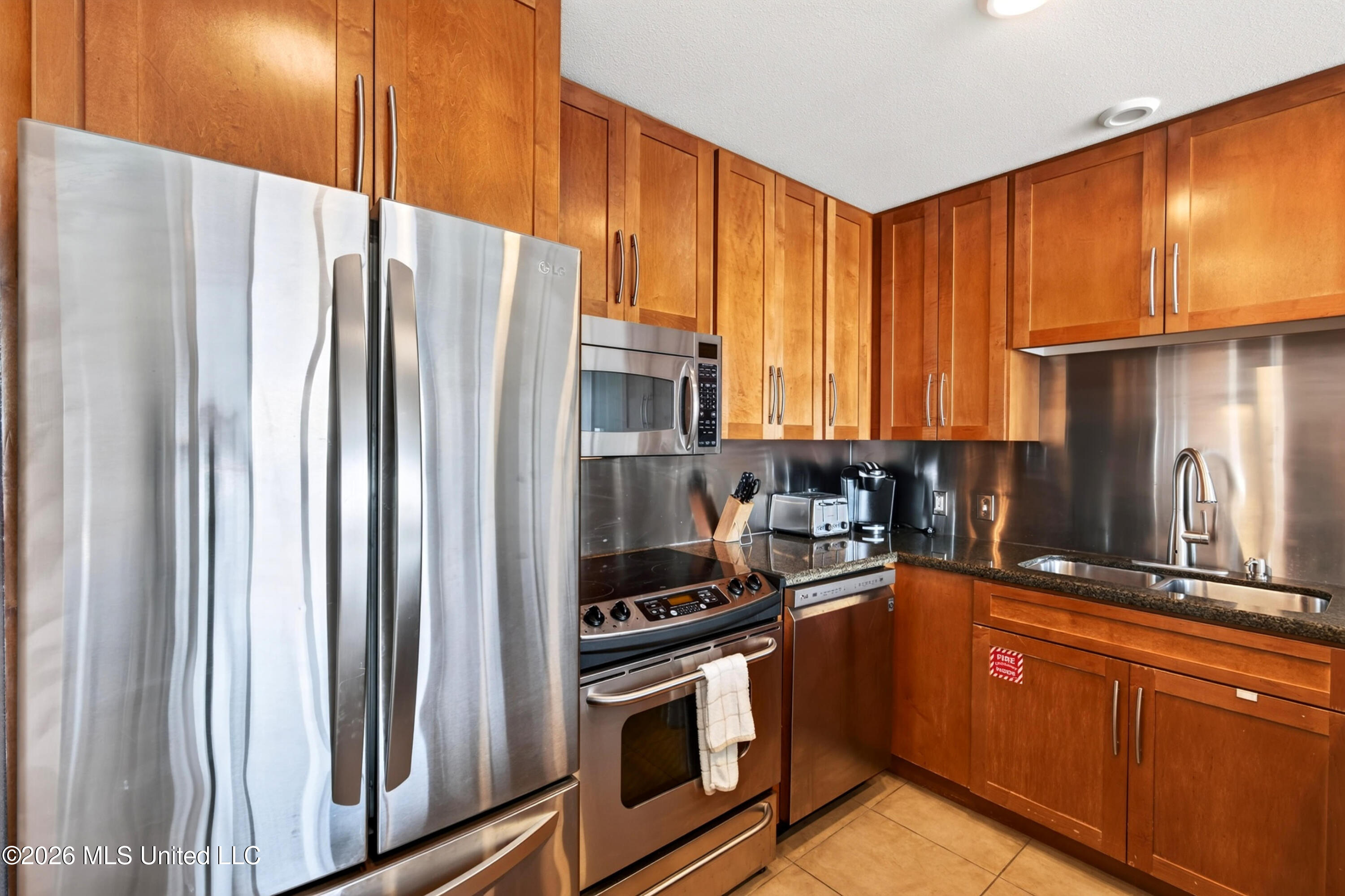 2060 Beach Boulevard Property Photo 9