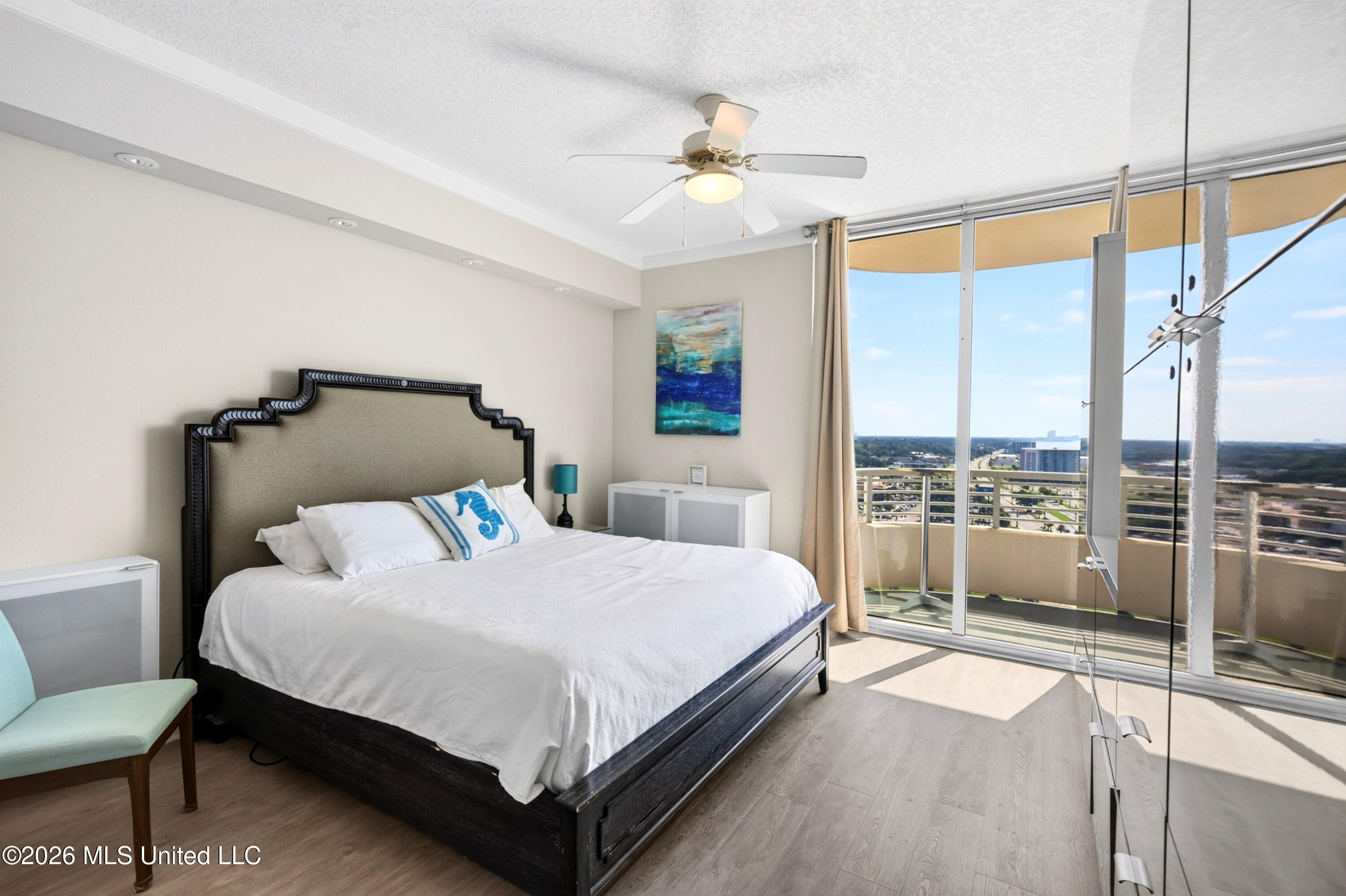 2060 Beach Boulevard Property Photo 12