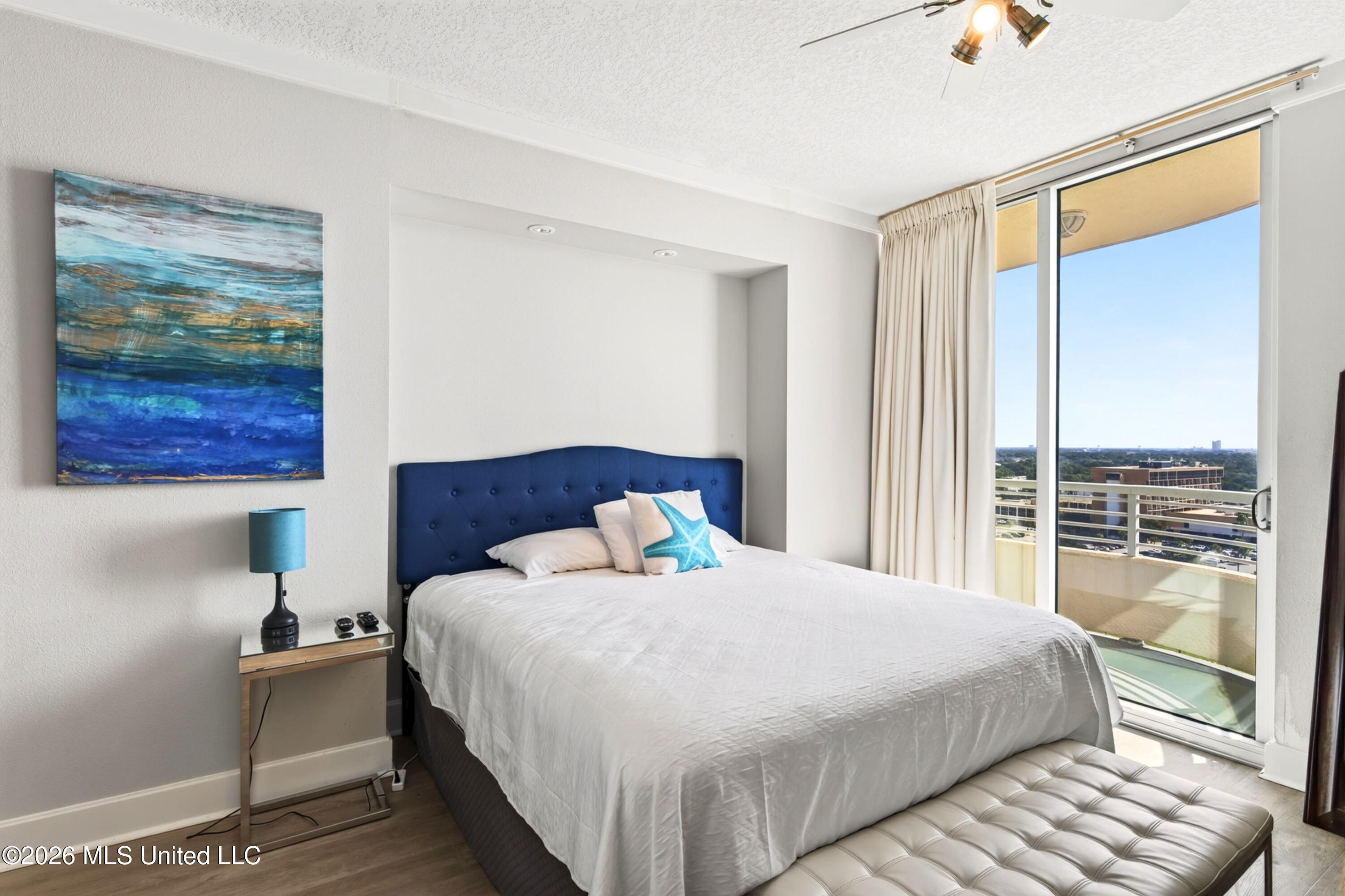 2060 Beach Boulevard Property Photo 21