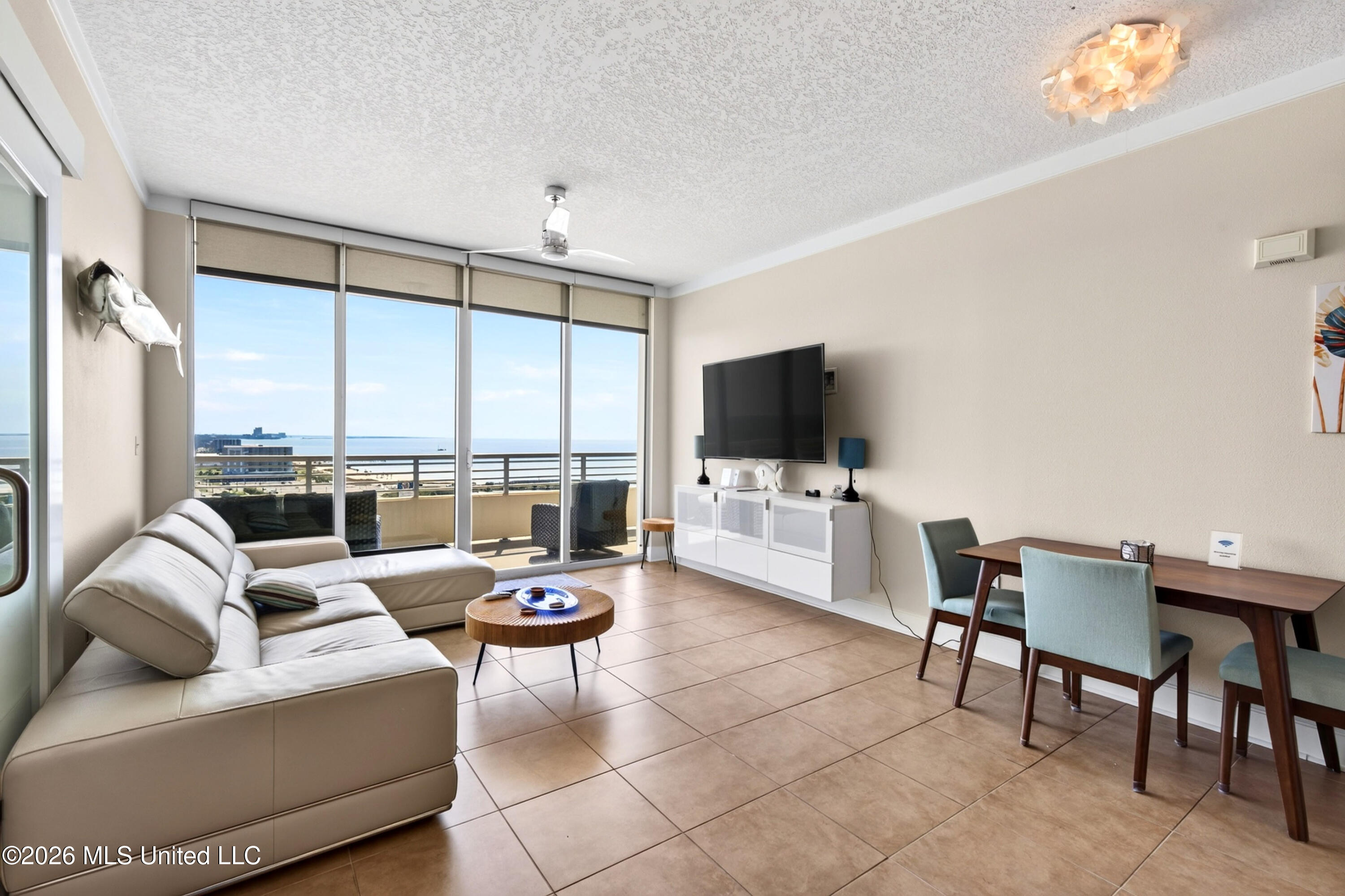 2060 Beach Boulevard Property Photo 27