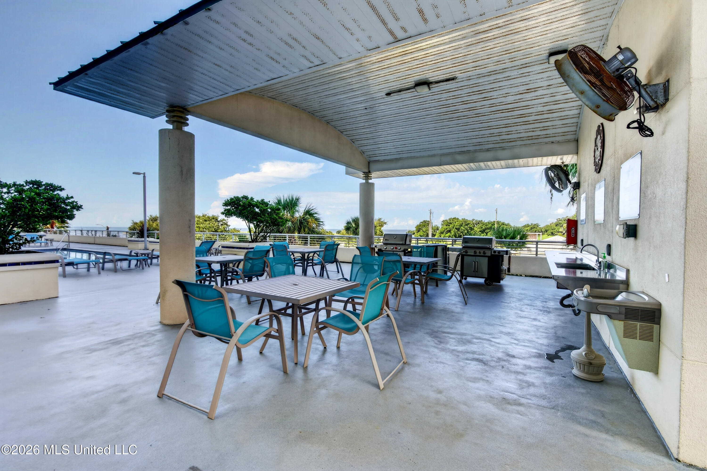 2060 Beach Boulevard Property Photo 30