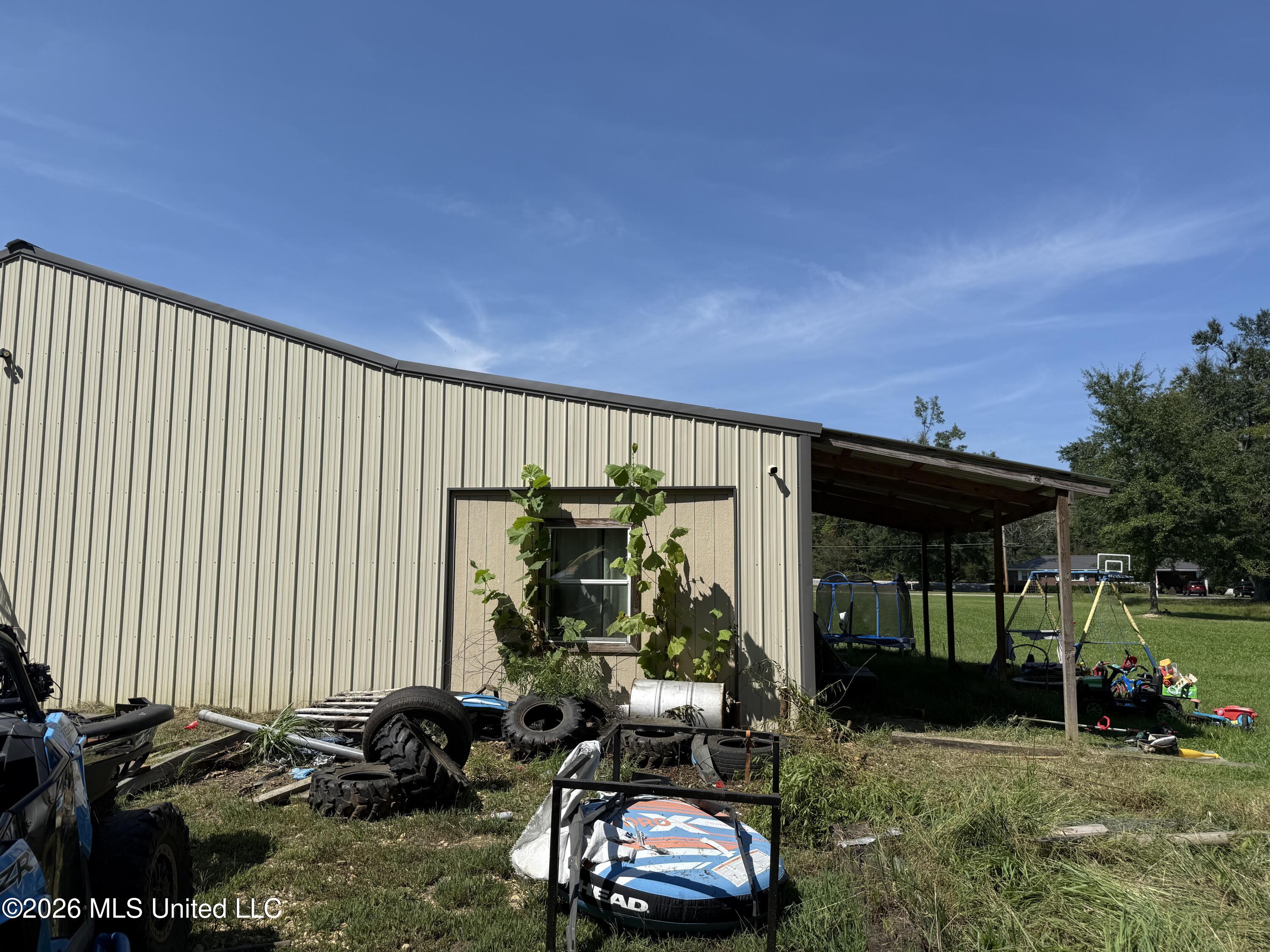 154 Front Street Property Photo 3