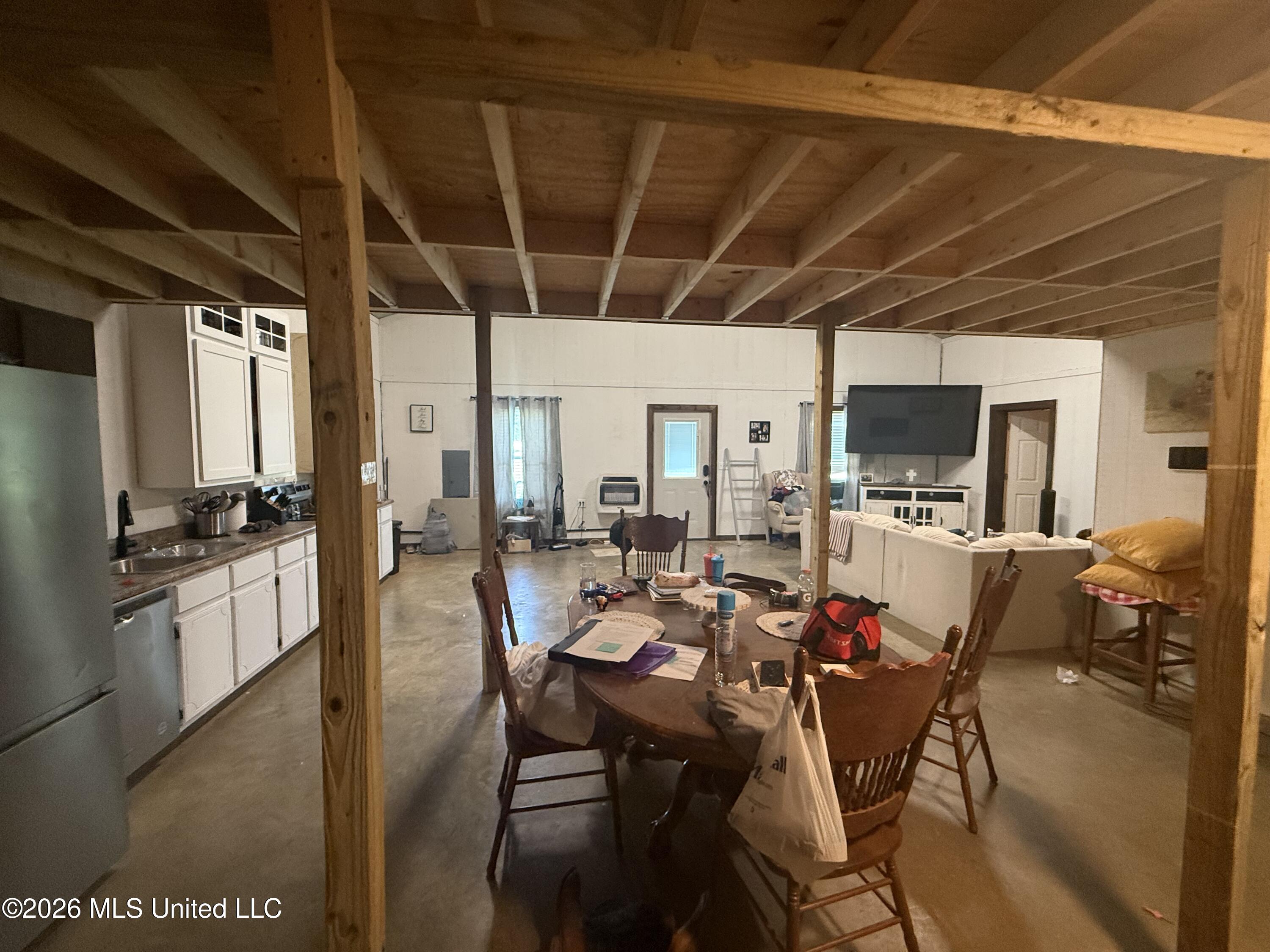 154 Front Street Property Photo 6