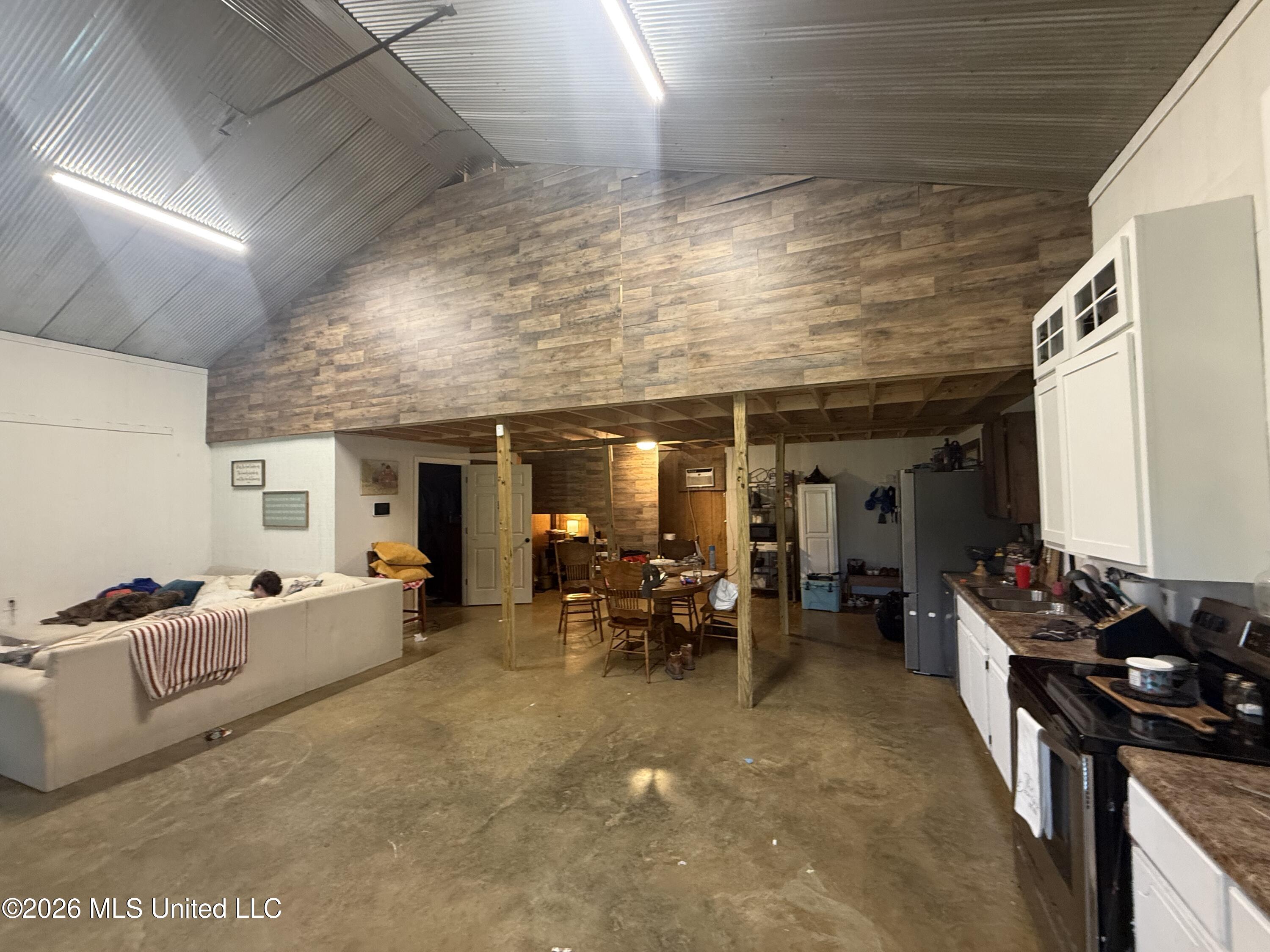 154 Front Street Property Photo 7