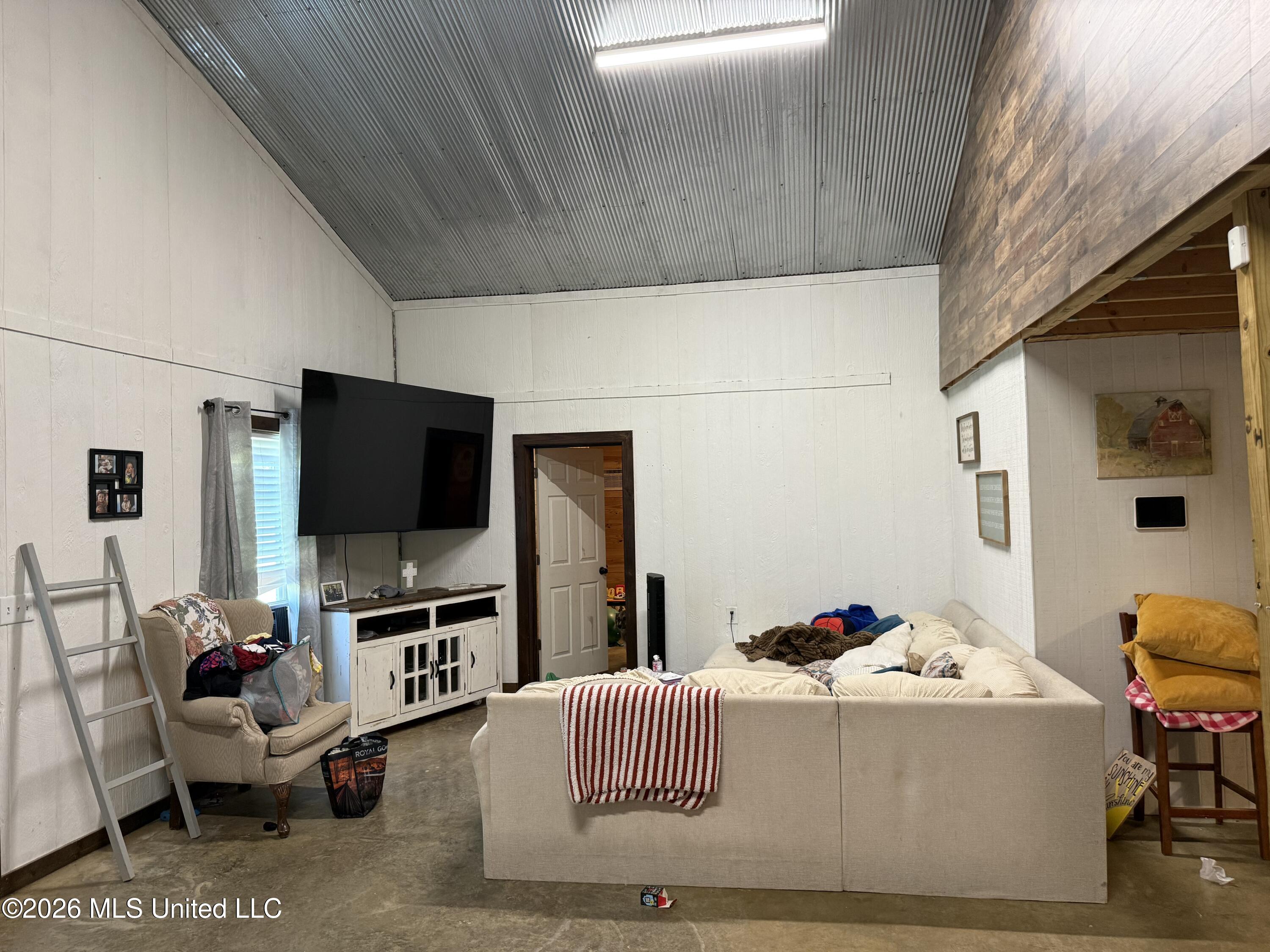 154 Front Street Property Photo 8