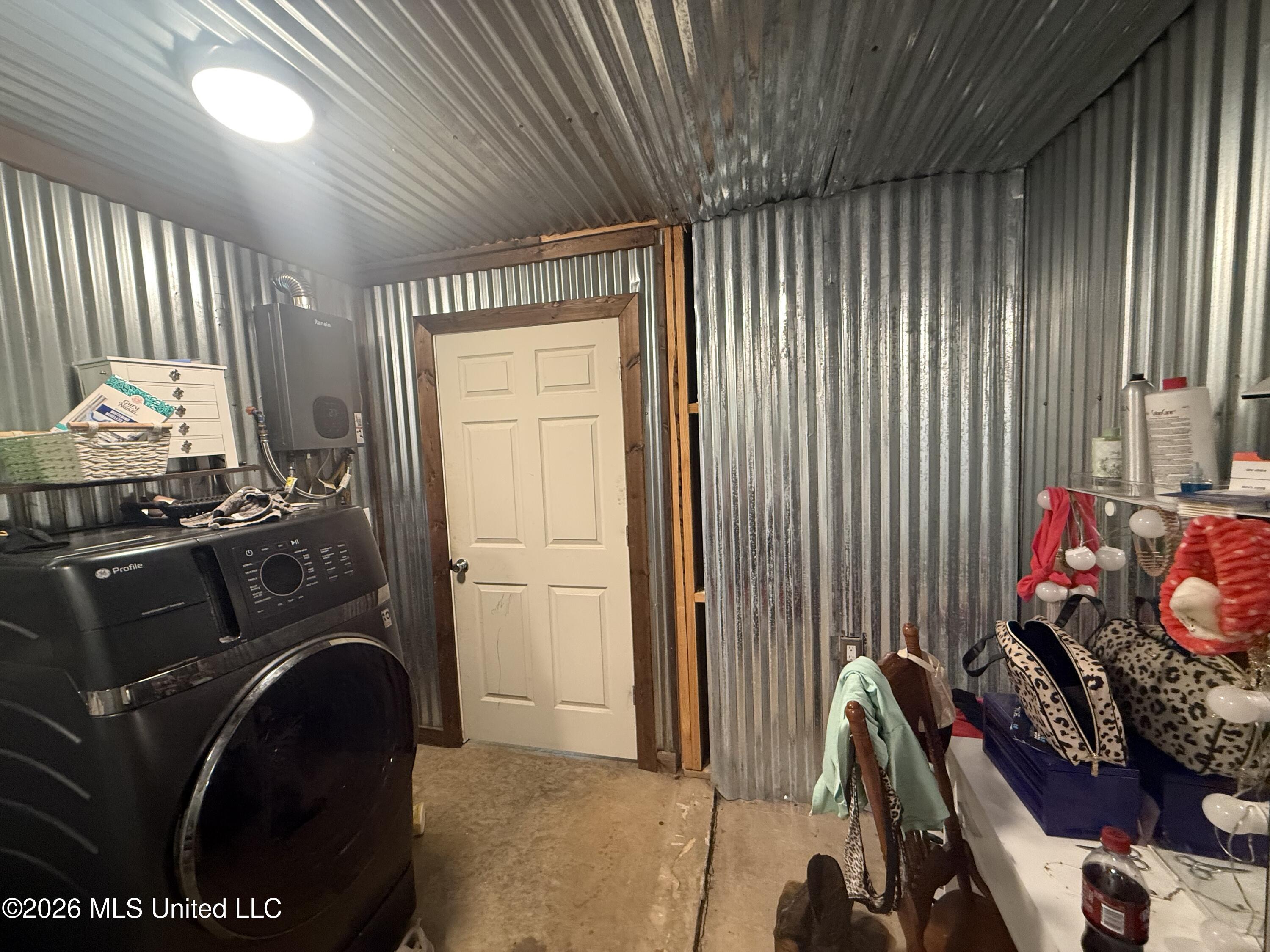 154 Front Street Property Photo 11