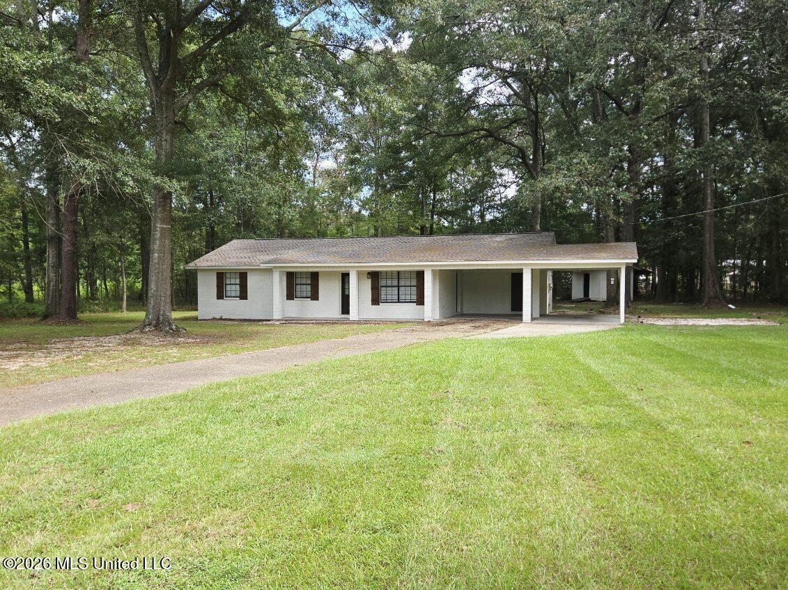 104 N Old Highway 15 Property Photo 1