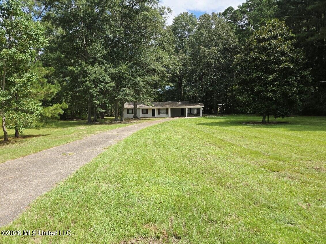 104 N Old Highway 15 Property Photo 2