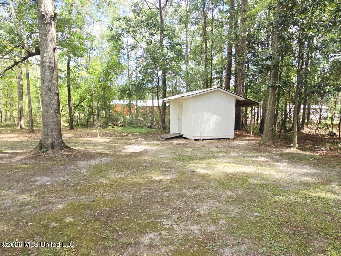 104 N Old Highway 15 Property Photo 14