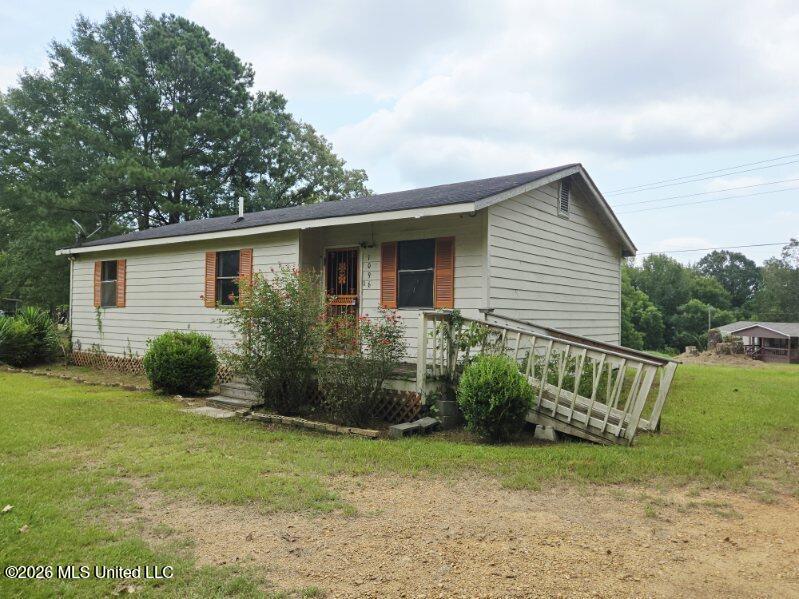 1096 Hansen Road Property Photo 2