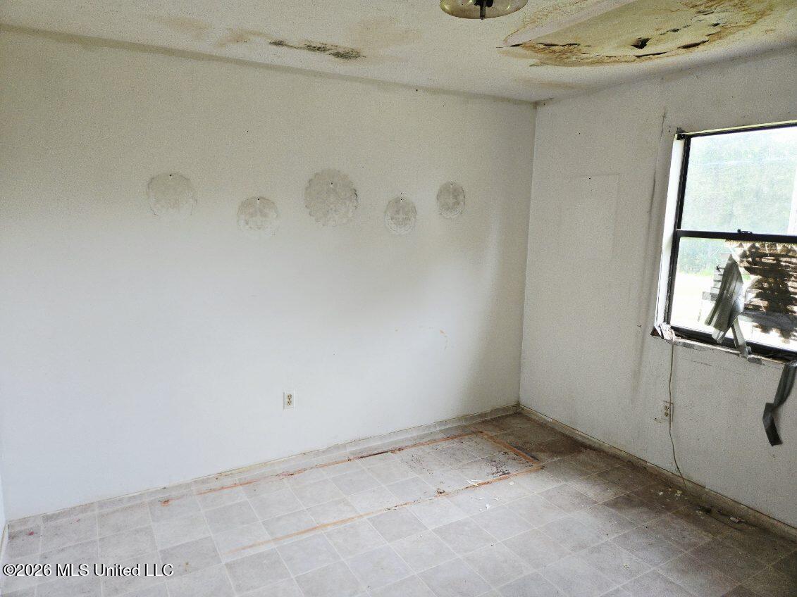 1096 Hansen Road Property Photo 10