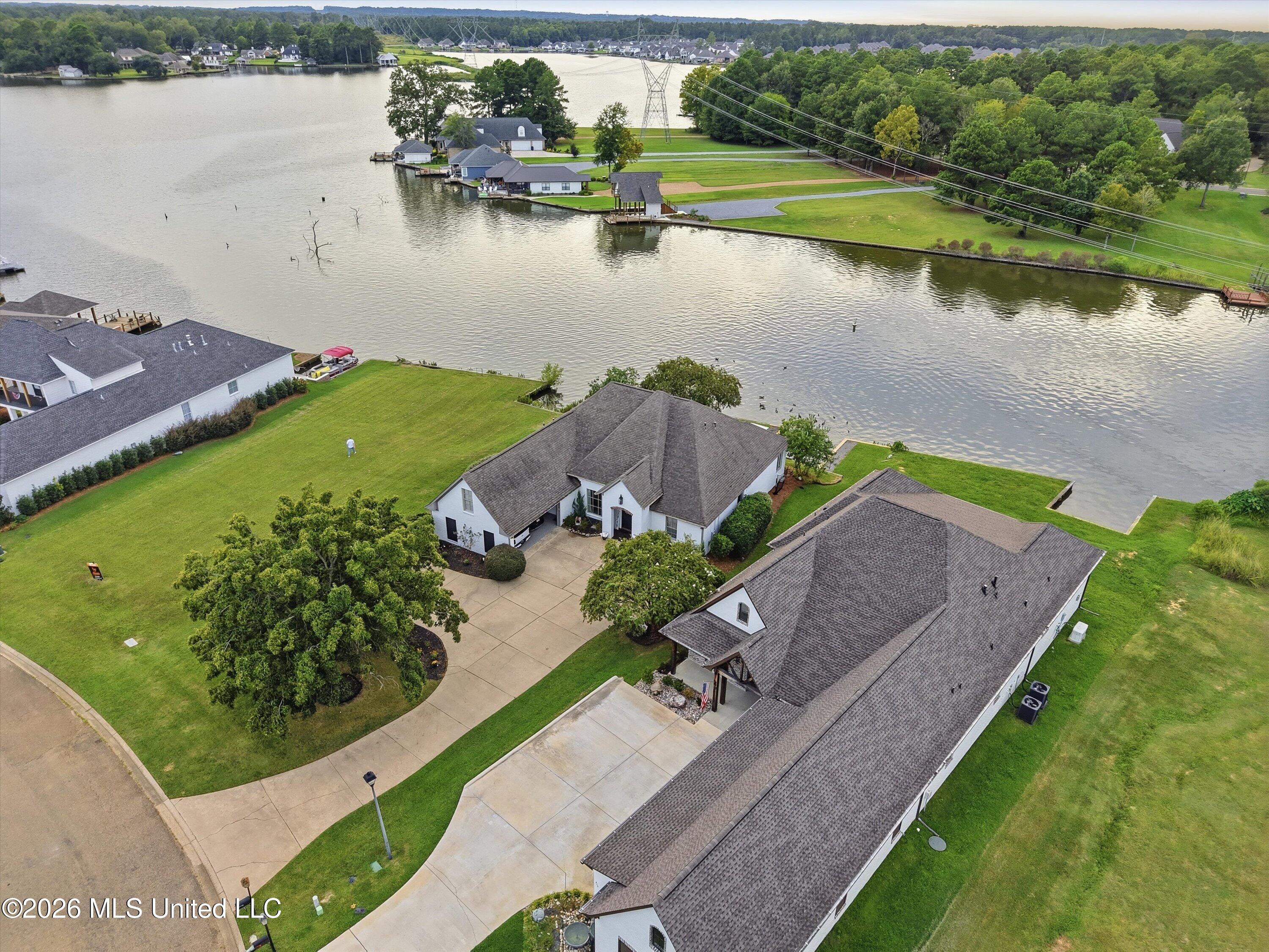 213 Northshore Place Property Photo 10