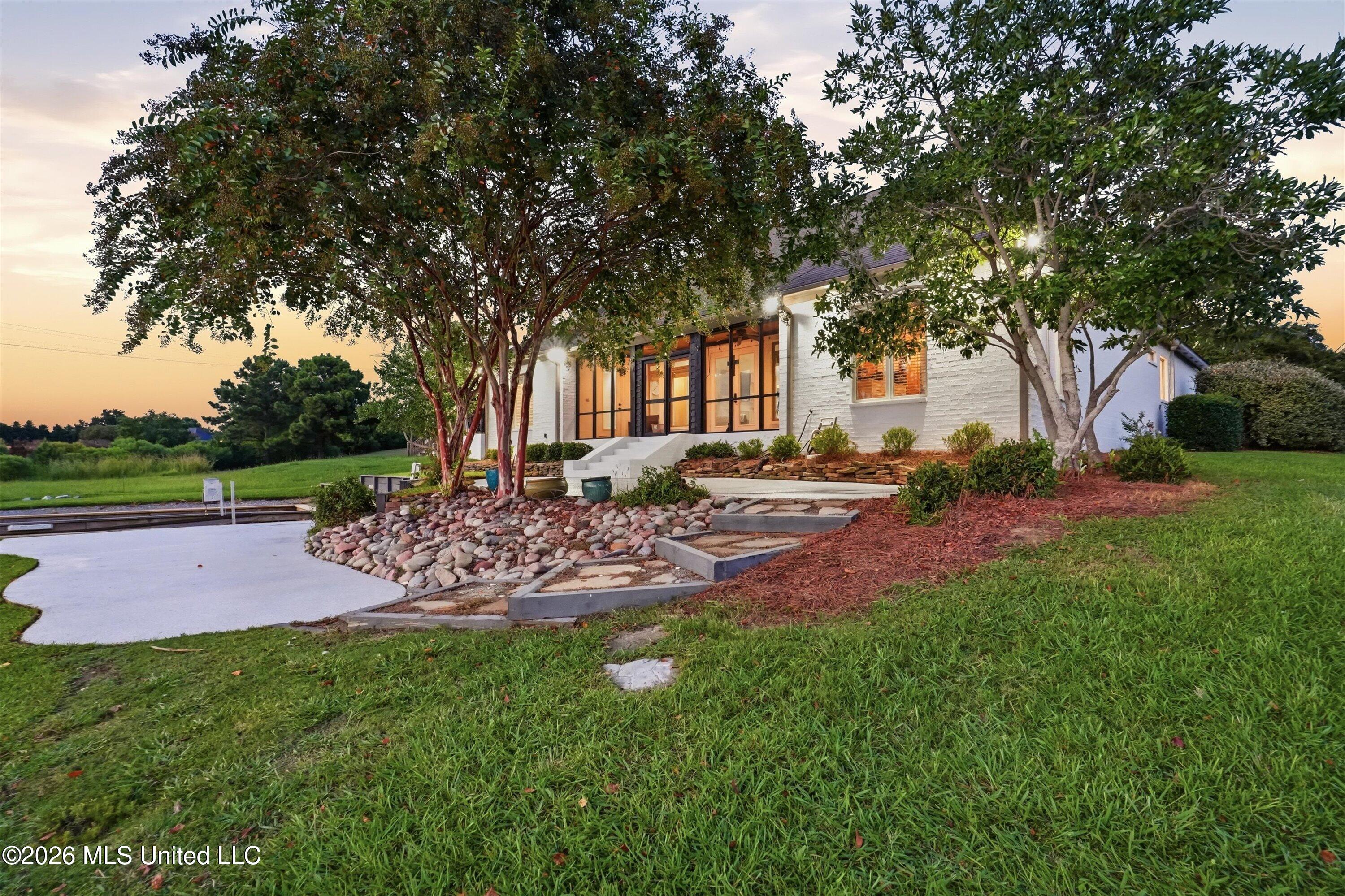 213 Northshore Place Property Photo 27
