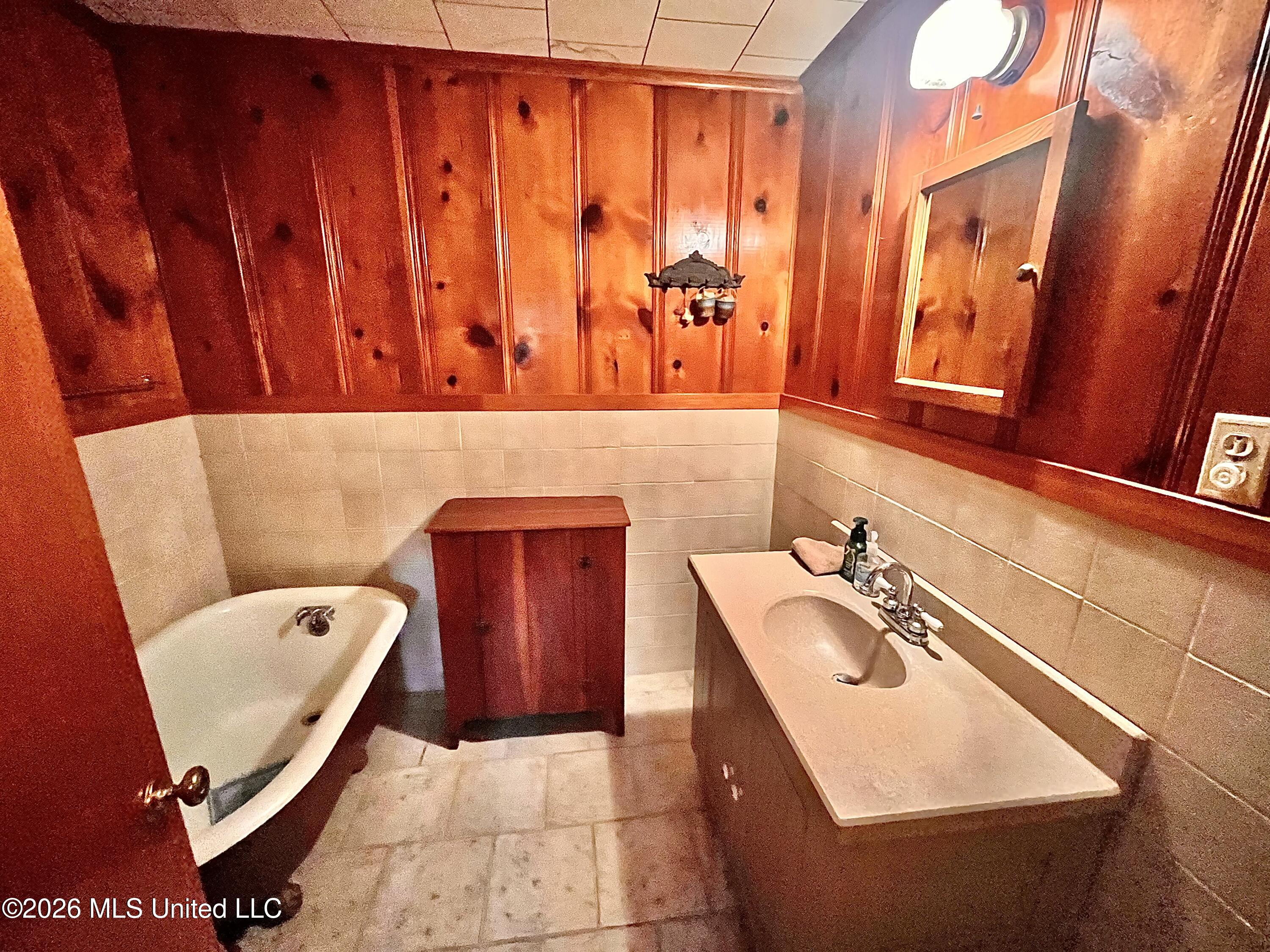 318 Lake Shore Drive Property Photo 21