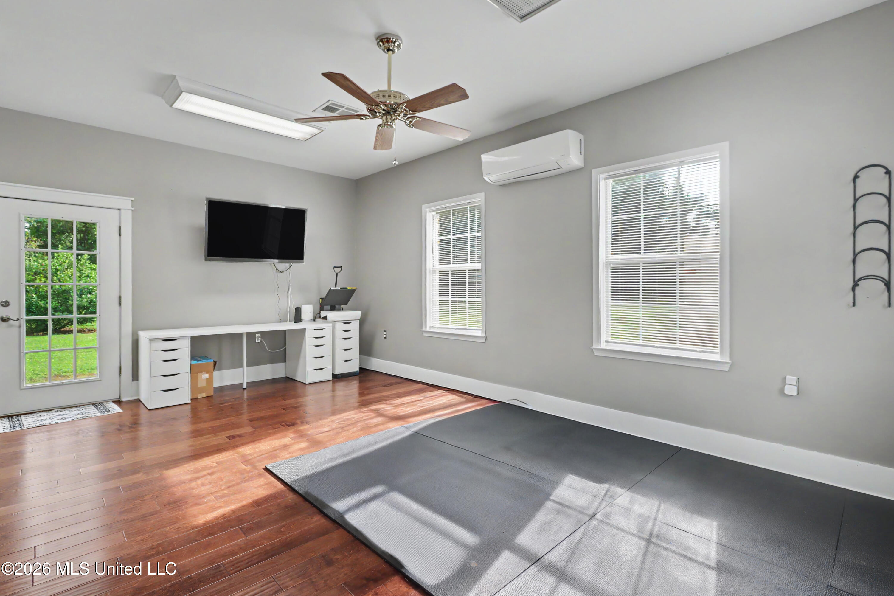 14429 Rose Lane Property Photo 3