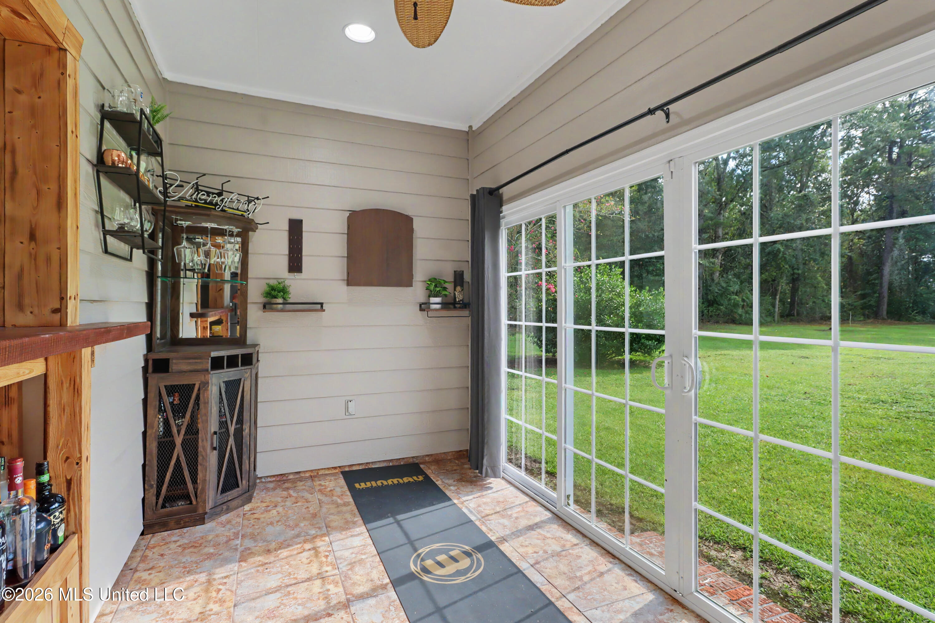 14429 Rose Lane Property Photo 4