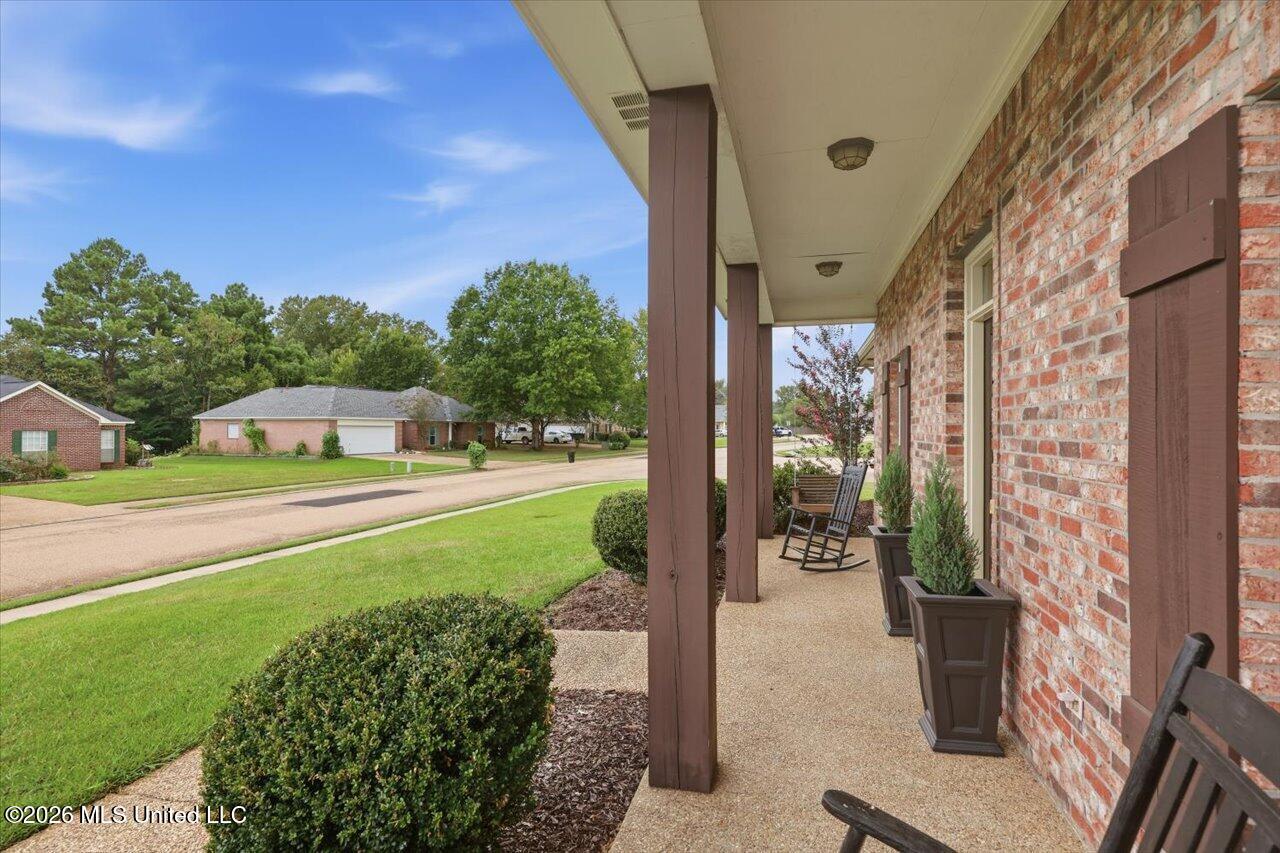 313 Hunters Ridge Drive Property Photo 3