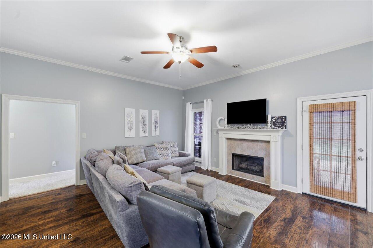 313 Hunters Ridge Drive Property Photo 6