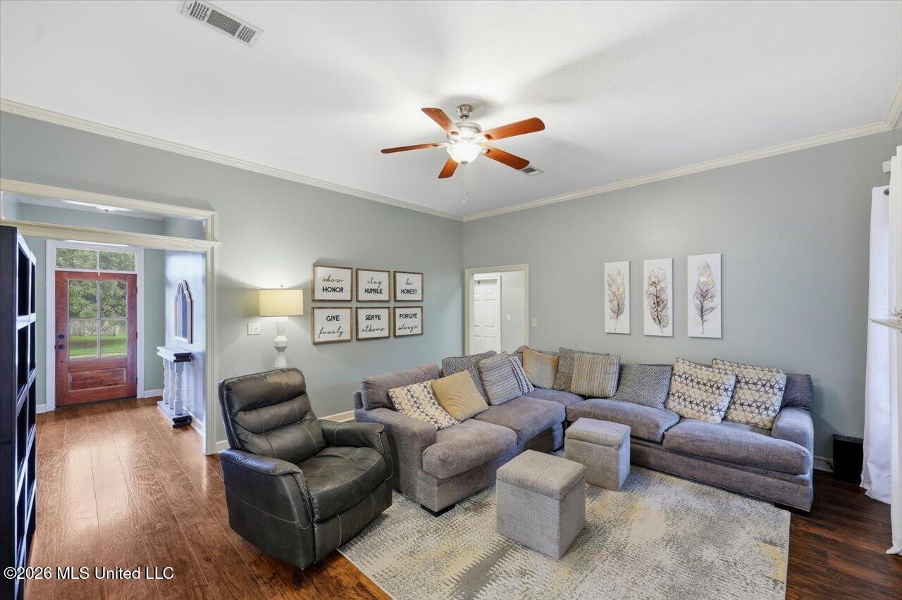 313 Hunters Ridge Drive Property Photo 7