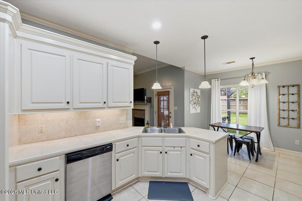 313 Hunters Ridge Drive Property Photo 12