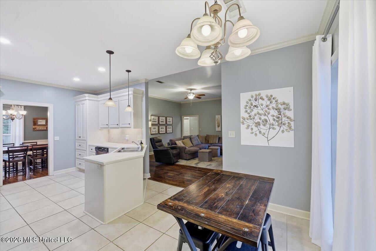 313 Hunters Ridge Drive Property Photo 15