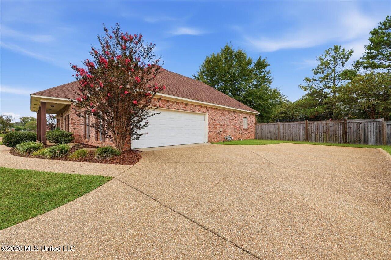 313 Hunters Ridge Drive Property Photo 40