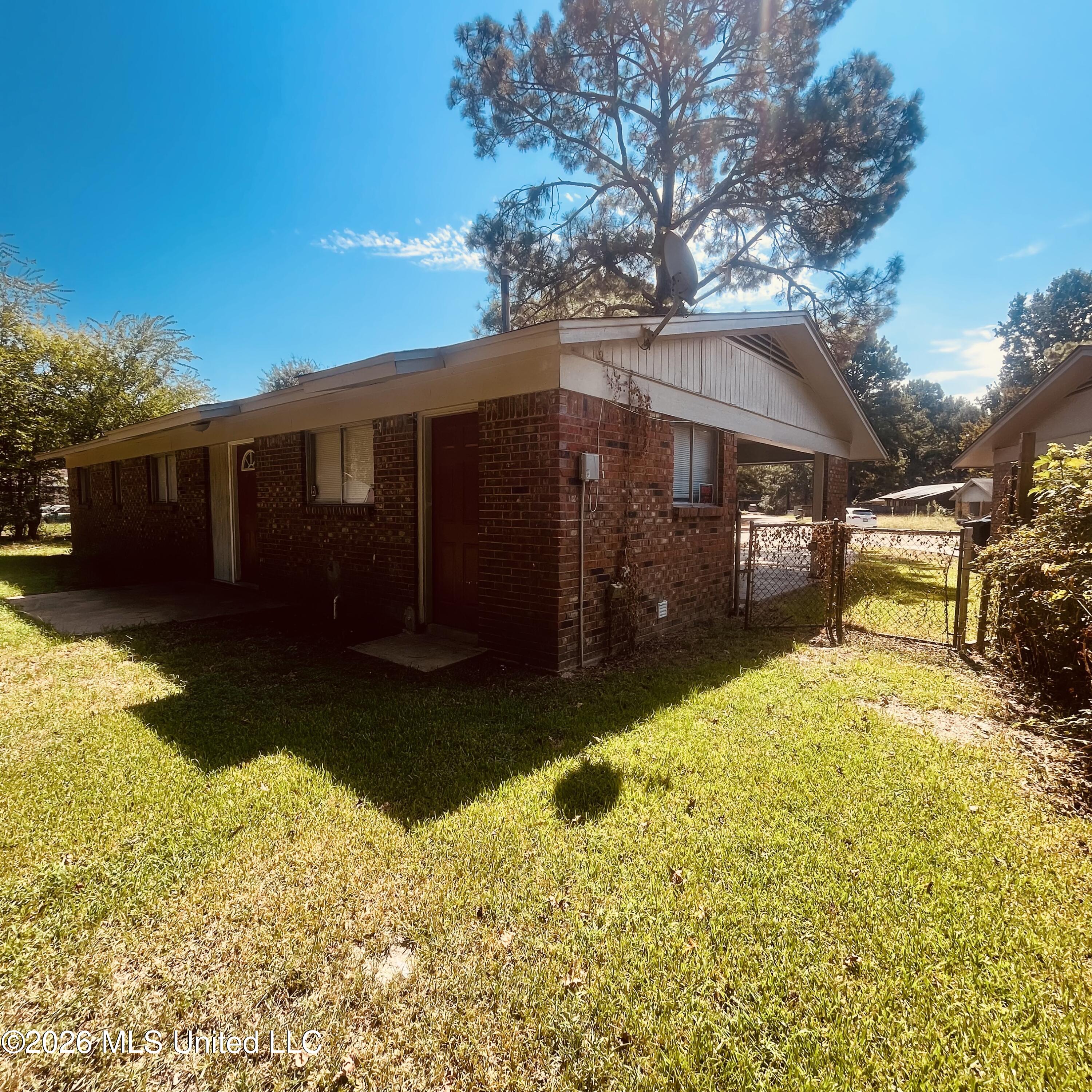 173 Grover Cleveland Circle Property Photo 6