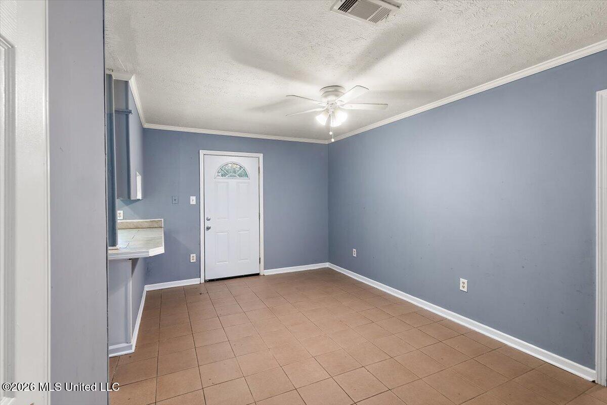 173 Grover Cleveland Circle Property Photo 7