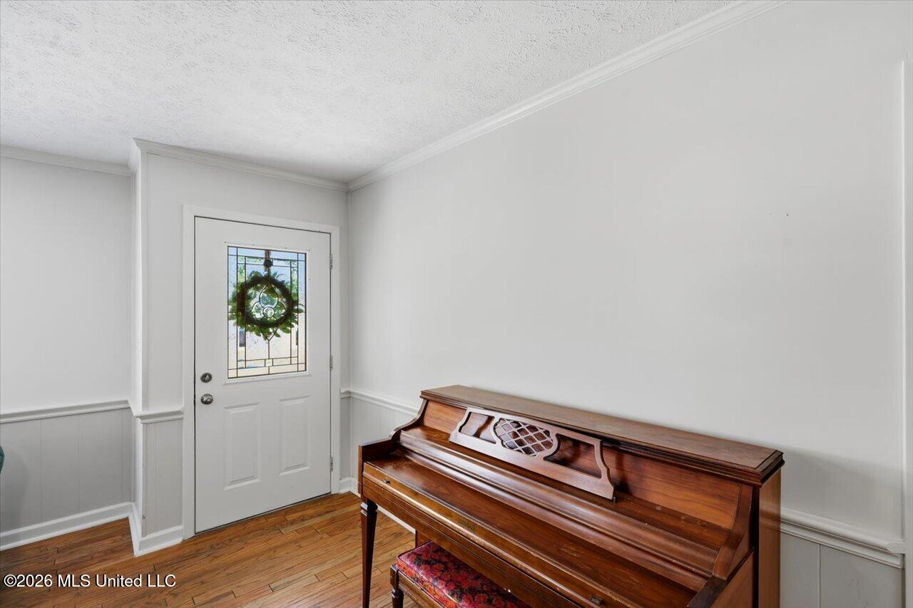 7105 Edgewater Drive Property Photo 3