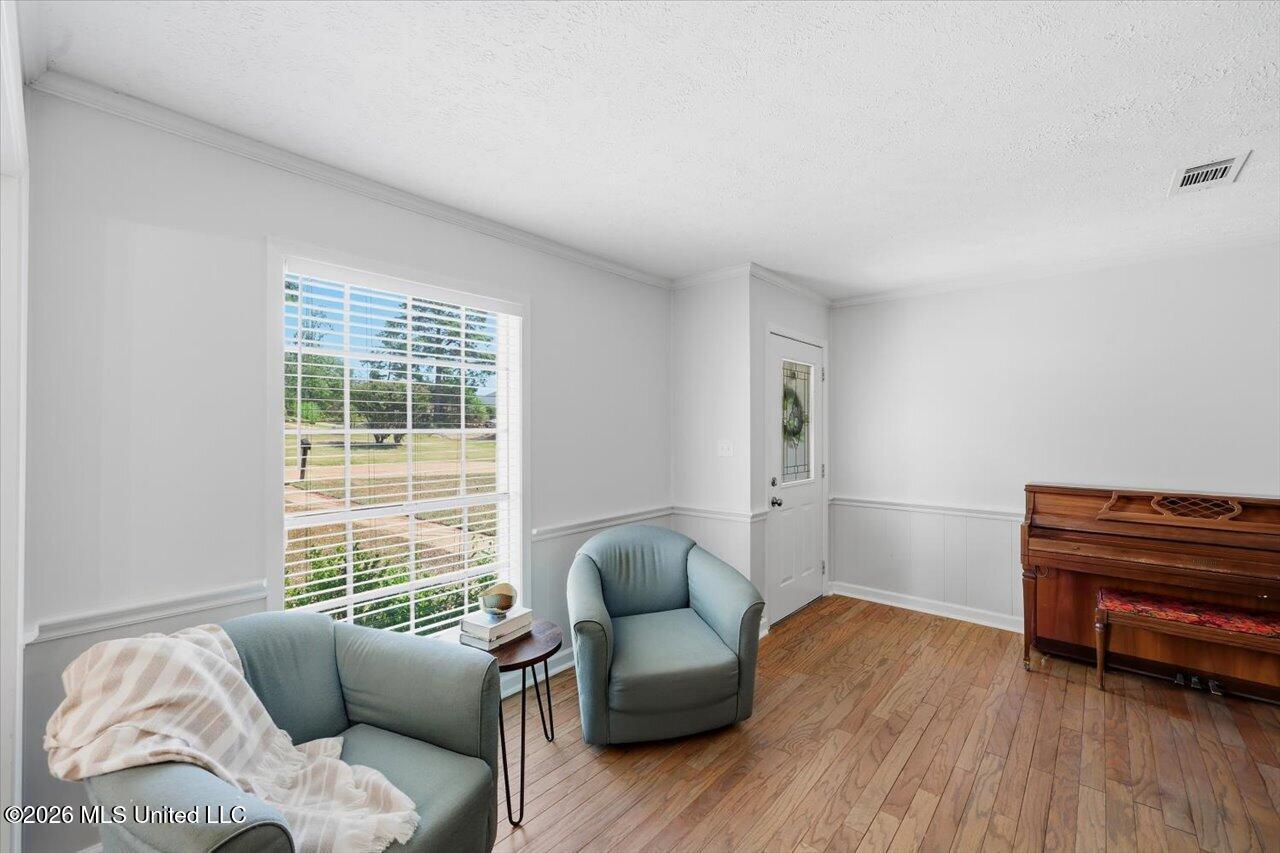 7105 Edgewater Drive Property Photo 4