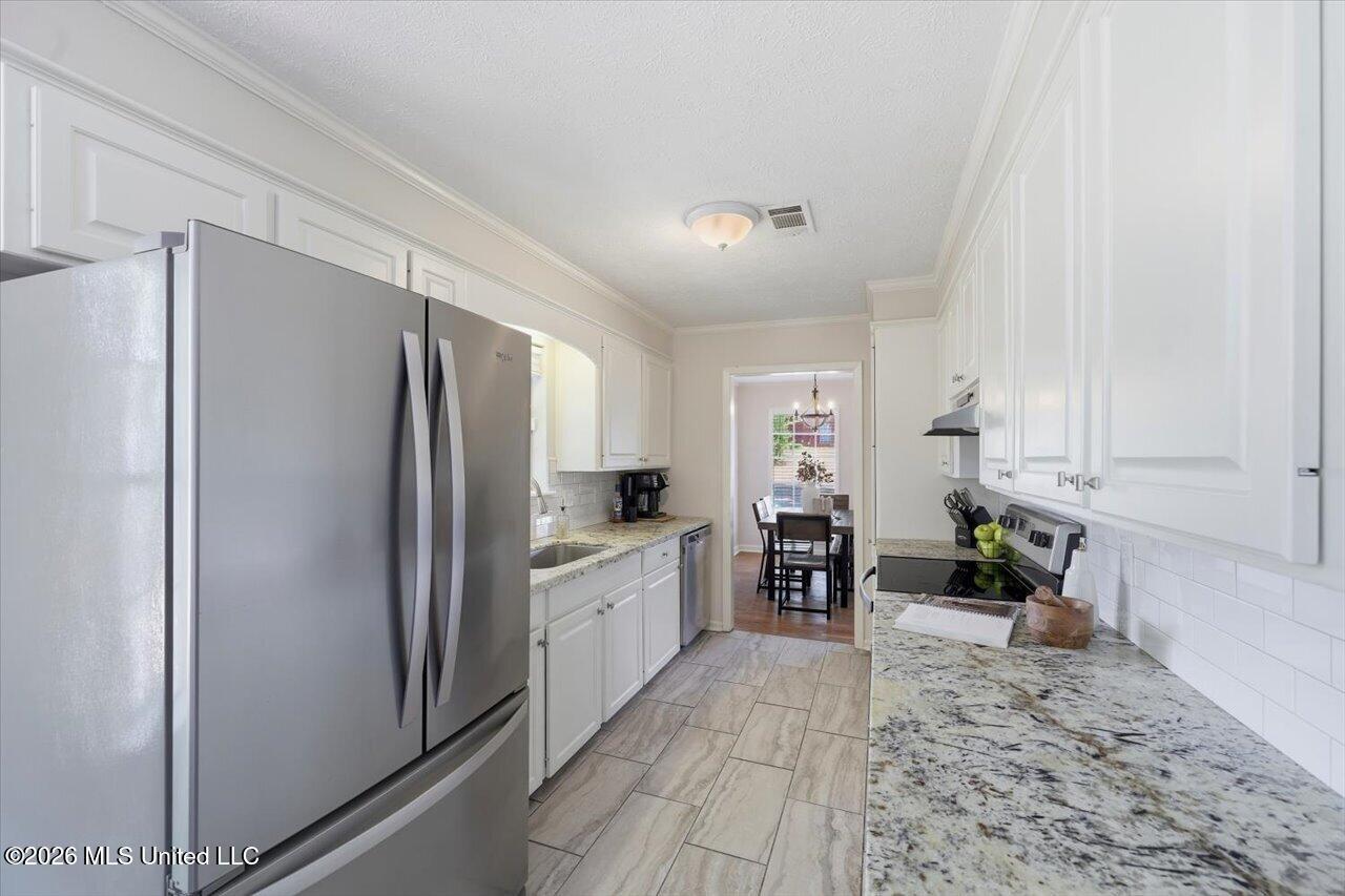 7105 Edgewater Drive Property Photo 11