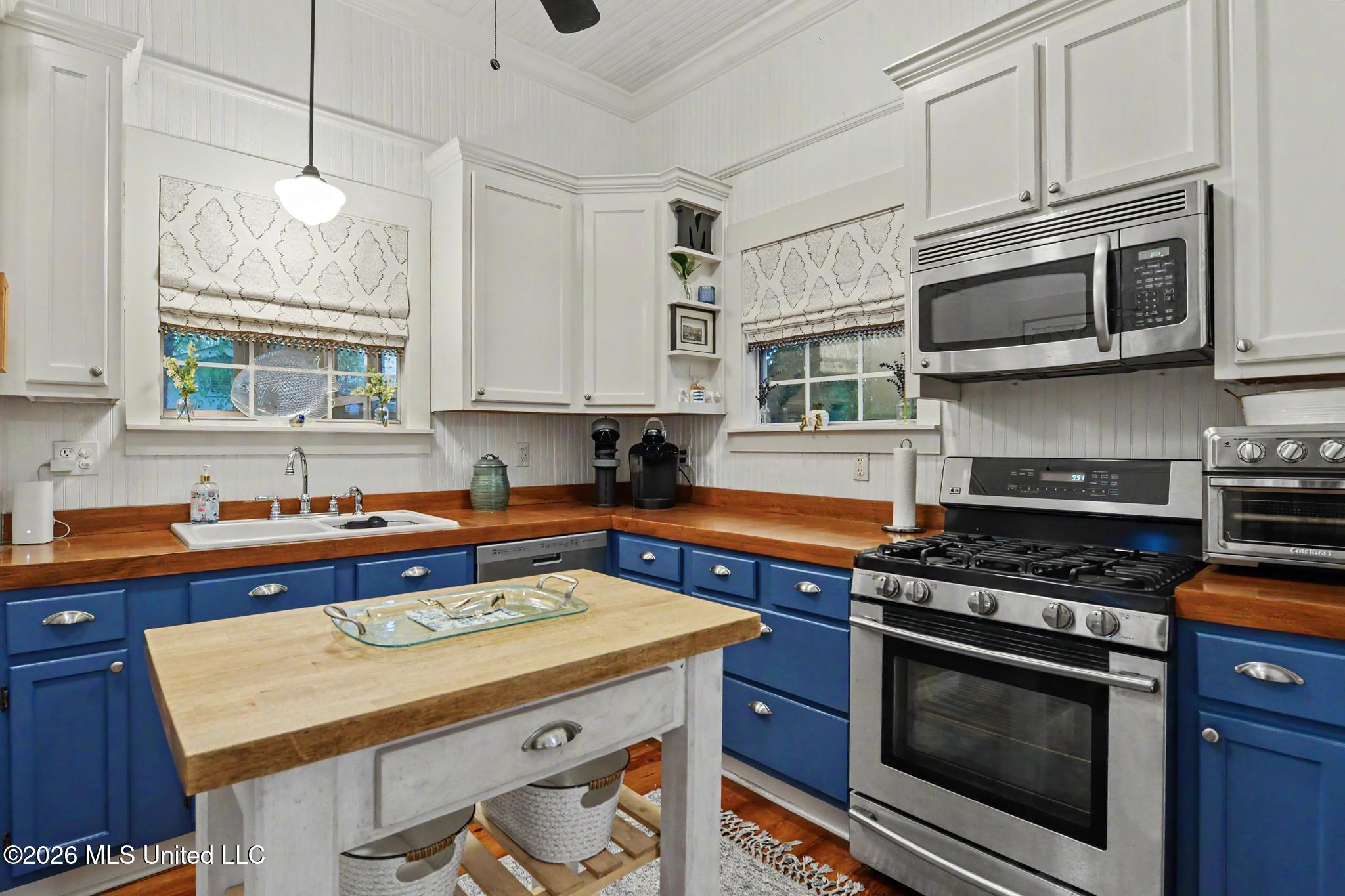 303 State Street Property Photo 9