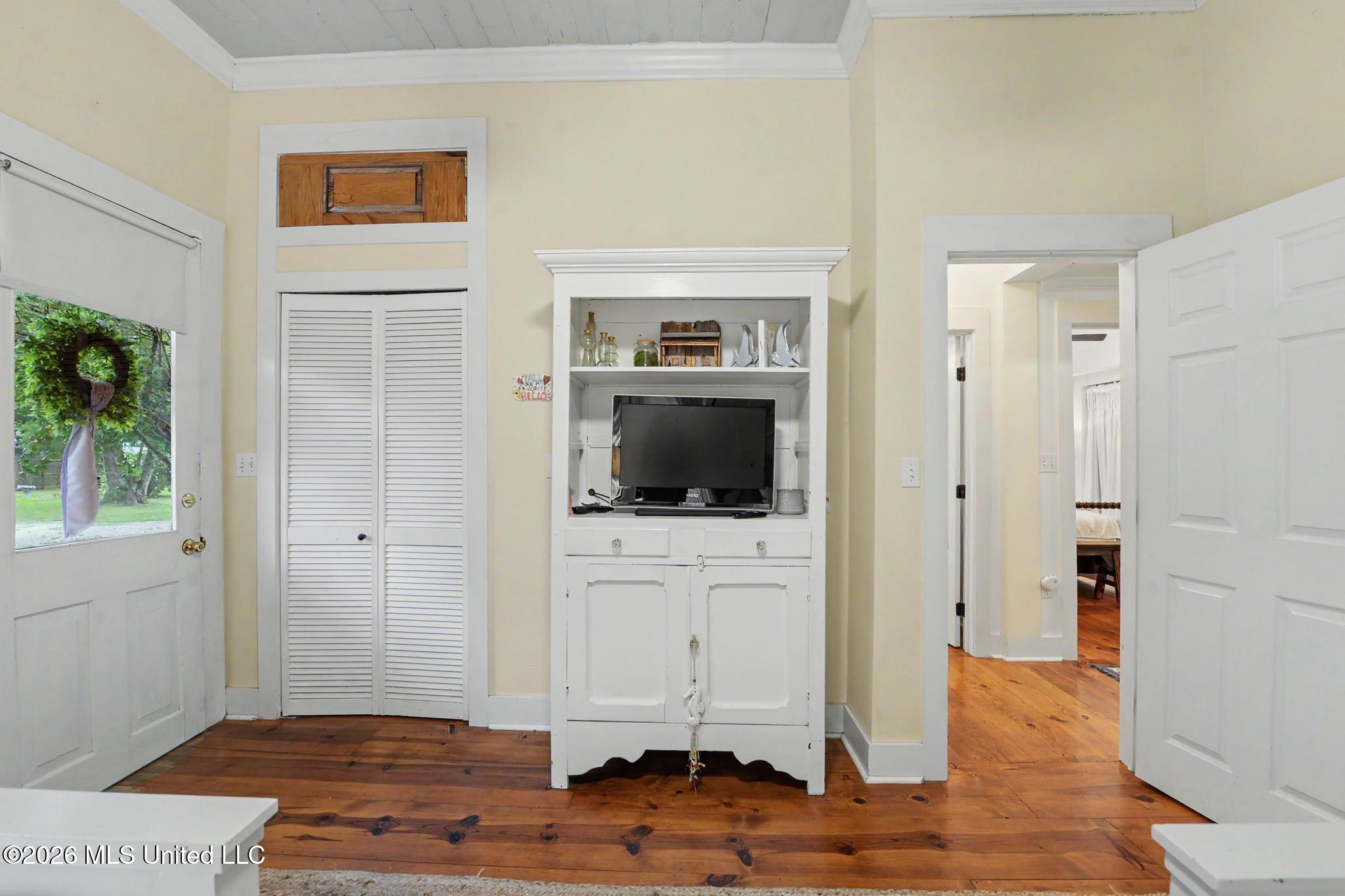 303 State Street Property Photo 15