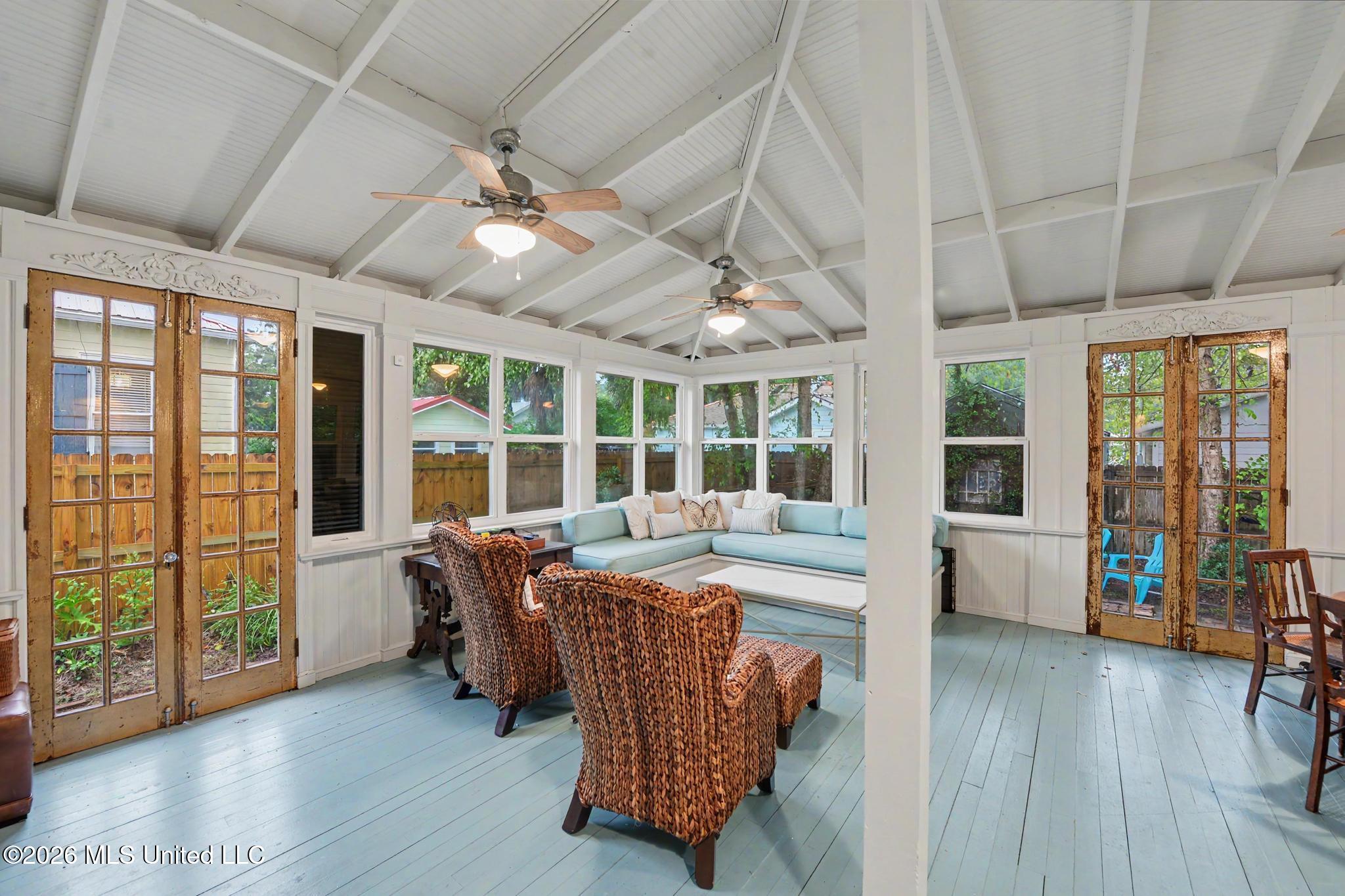 303 State Street Property Photo 20